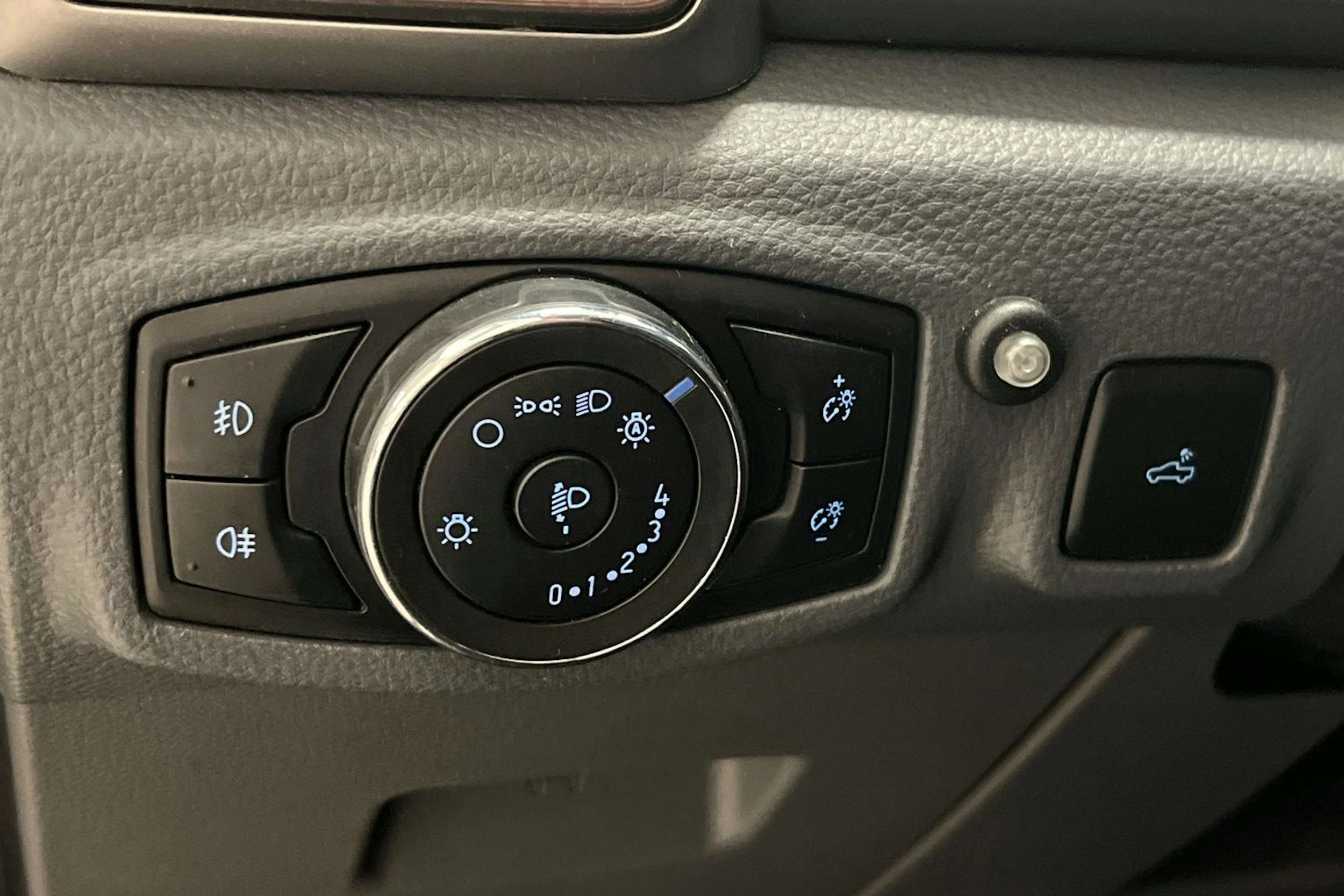 musta Ford Ranger 2018 kuva 22.