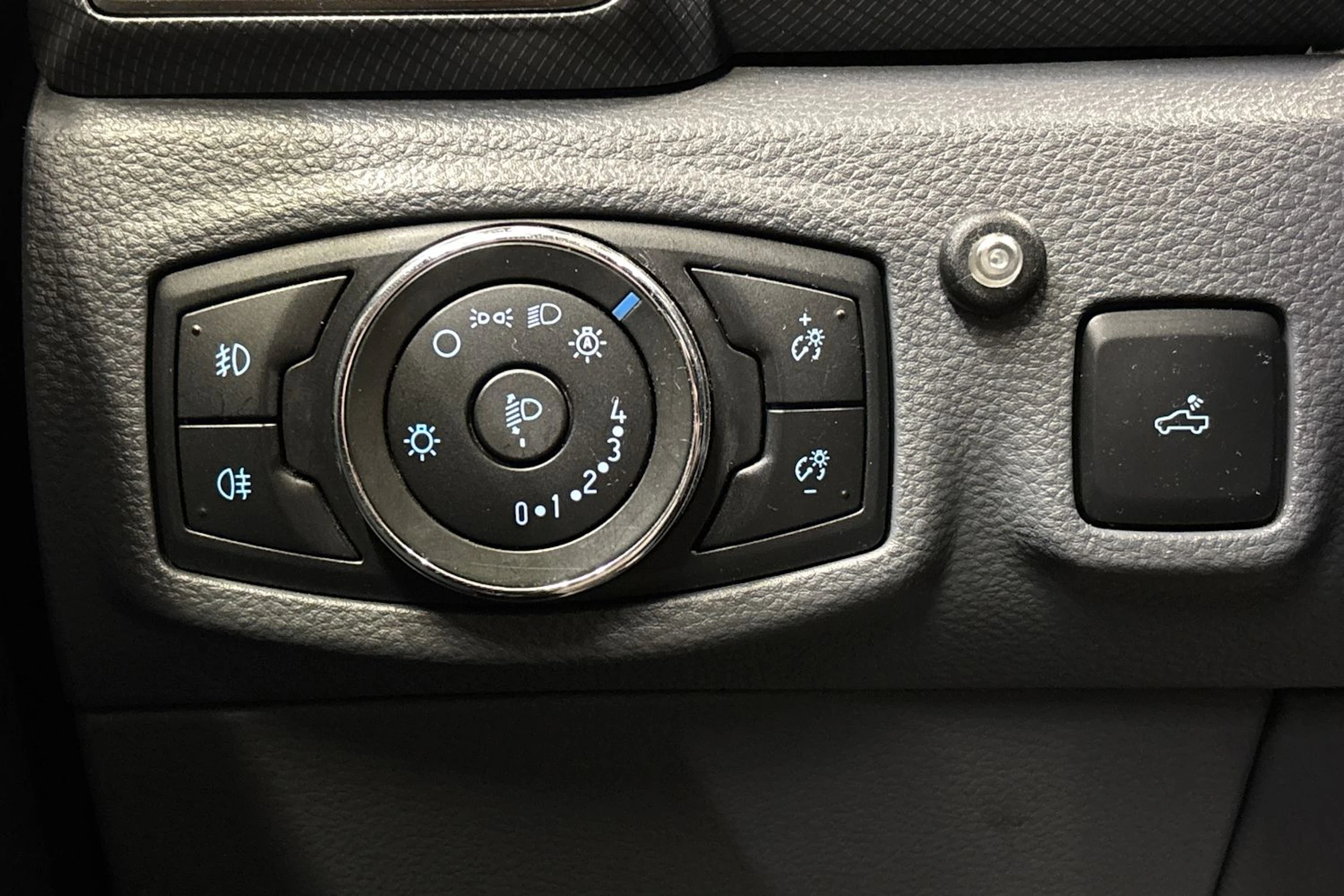 harmaa Ford Ranger 2018 kuva 17.