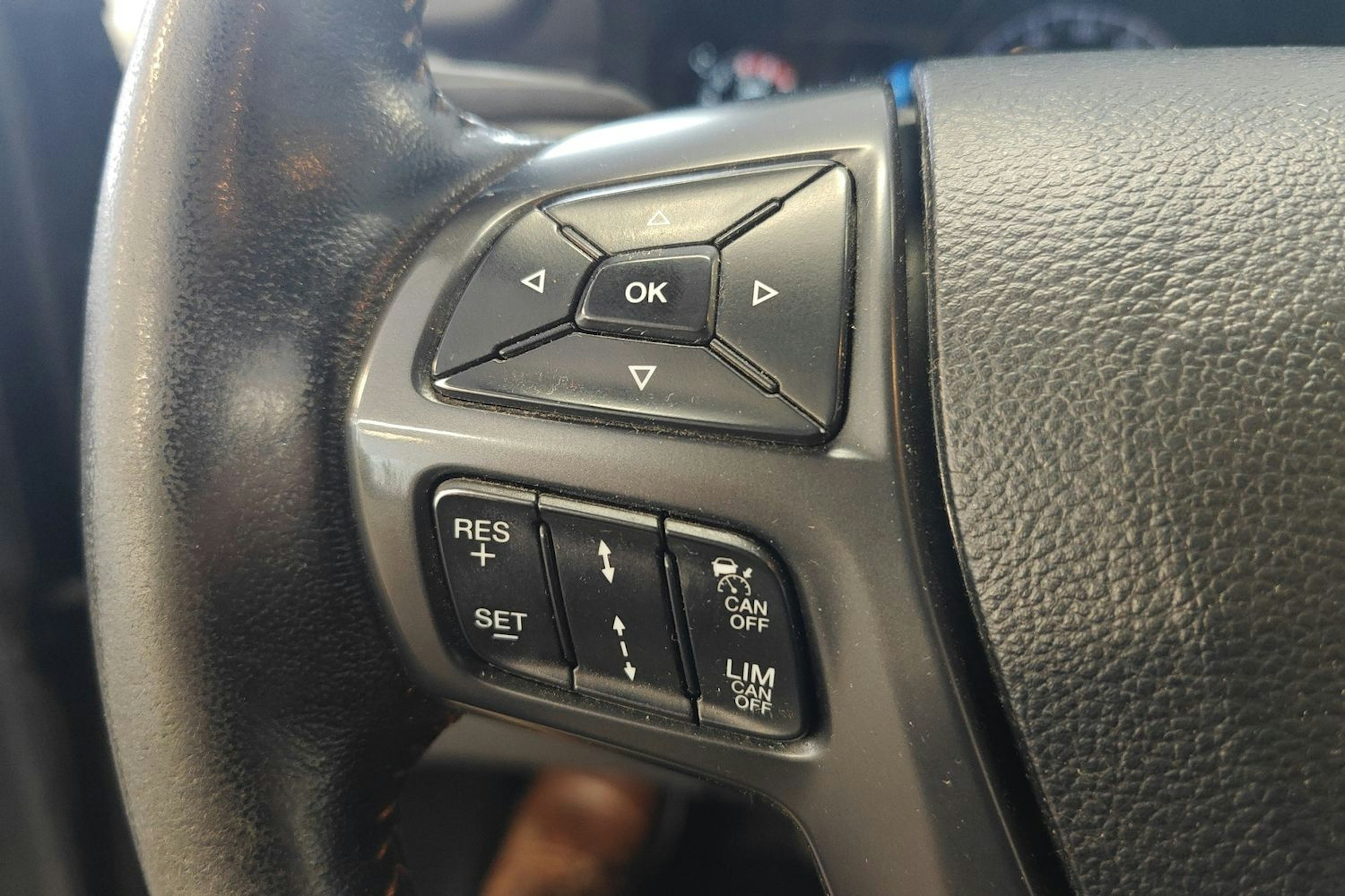 musta Ford Ranger 2018 kuva 16.