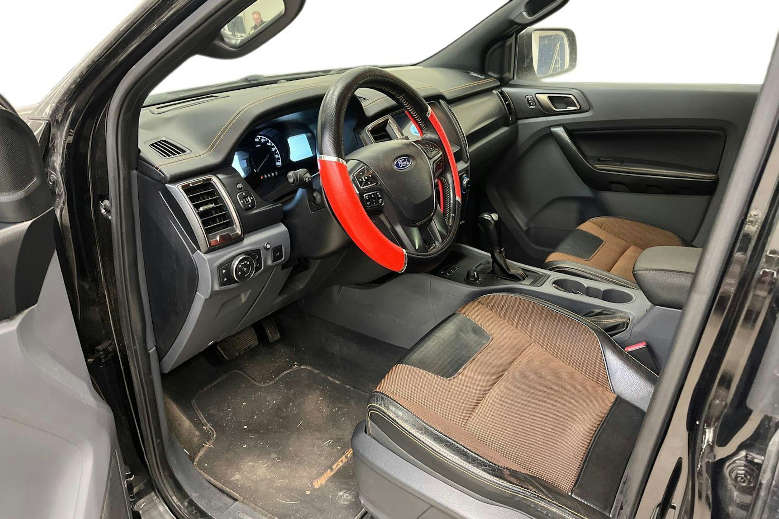 musta Ford Ranger 2018 kuva 3.