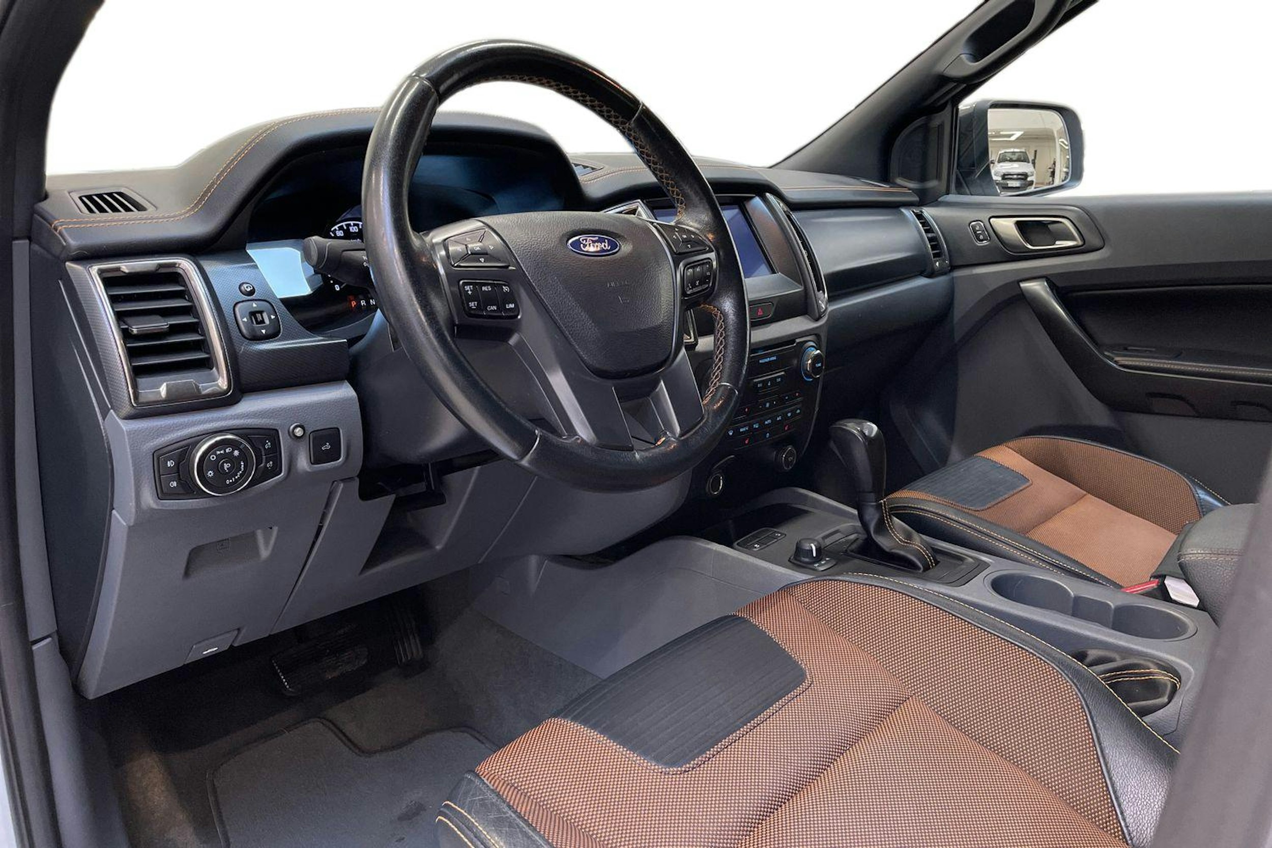 valkoinen Ford Ranger 2018 kuva 7.