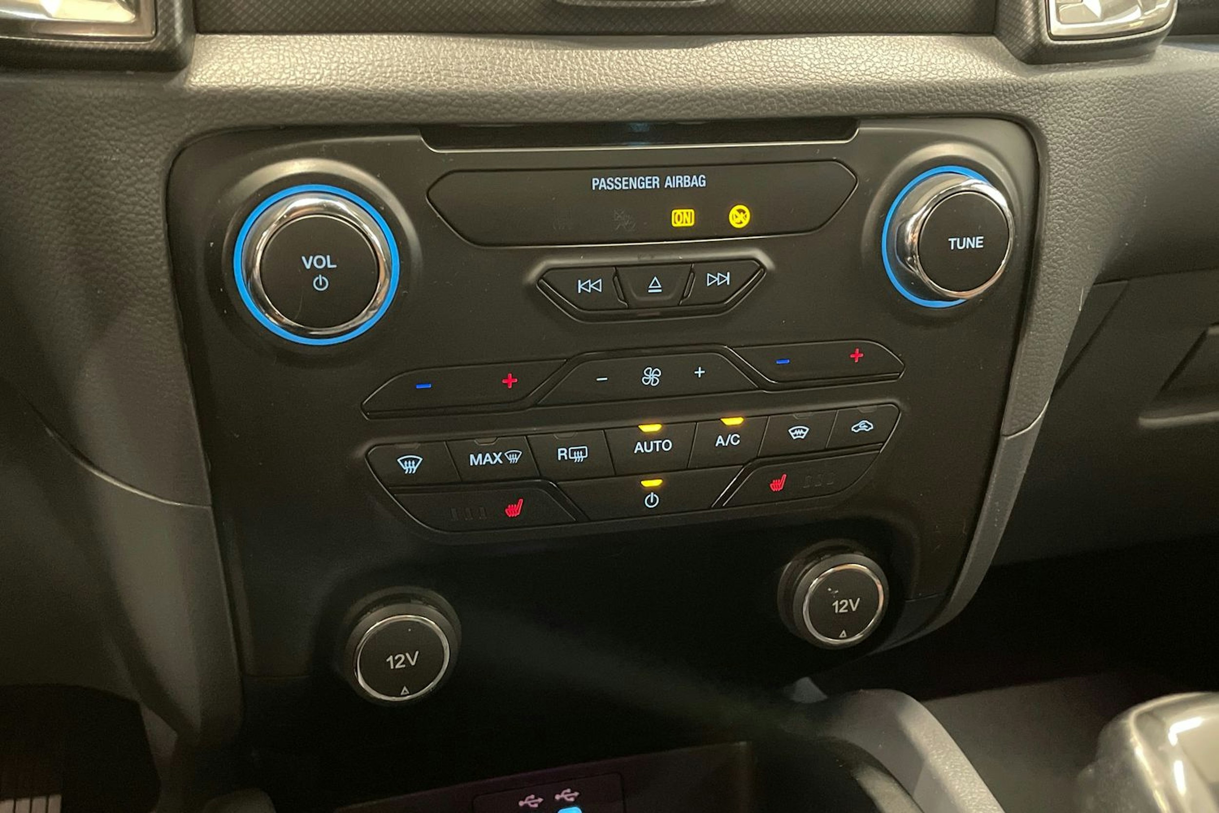 valkoinen Ford Ranger 2018 kuva 17.