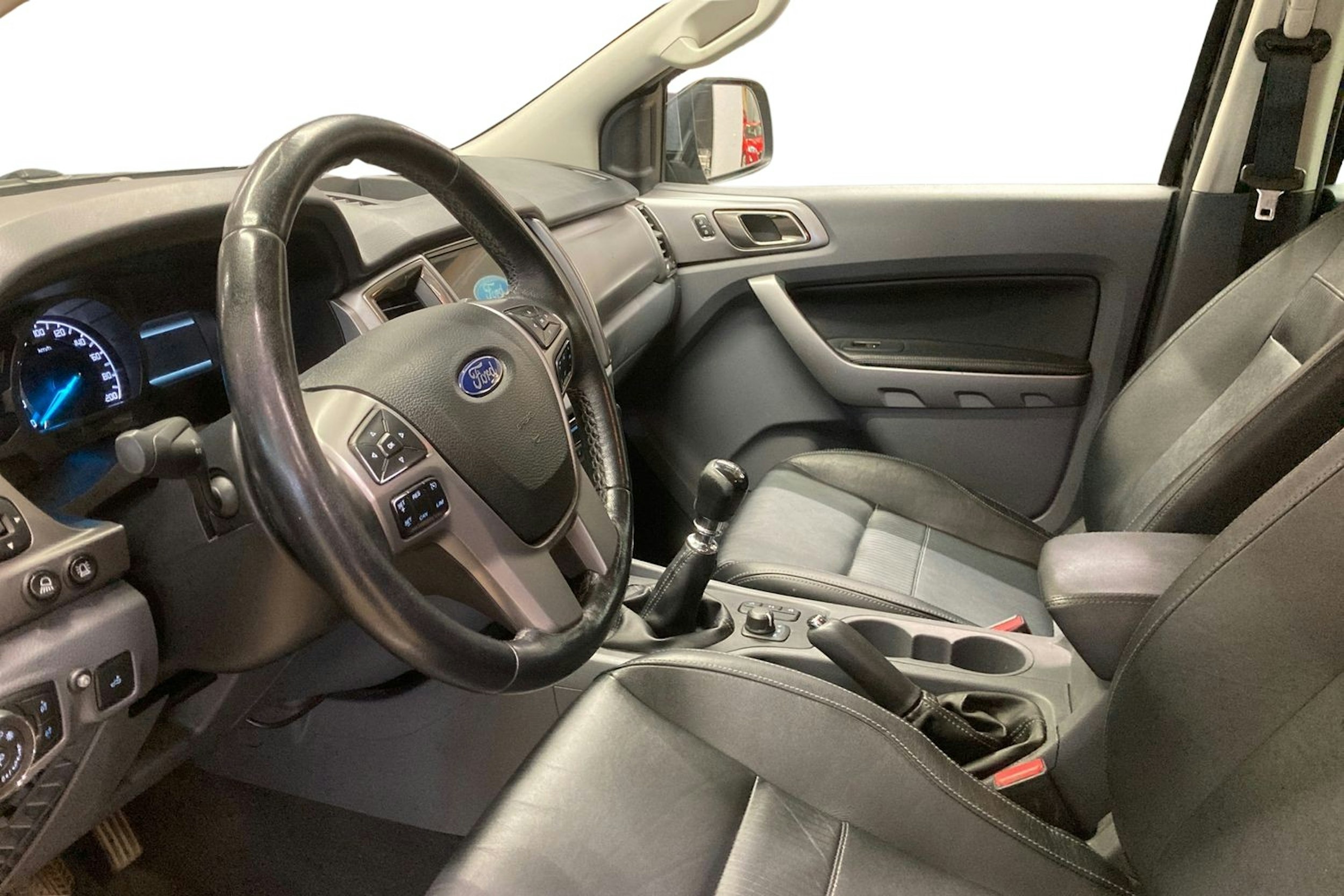 musta Ford Ranger 2018 kuva 7.