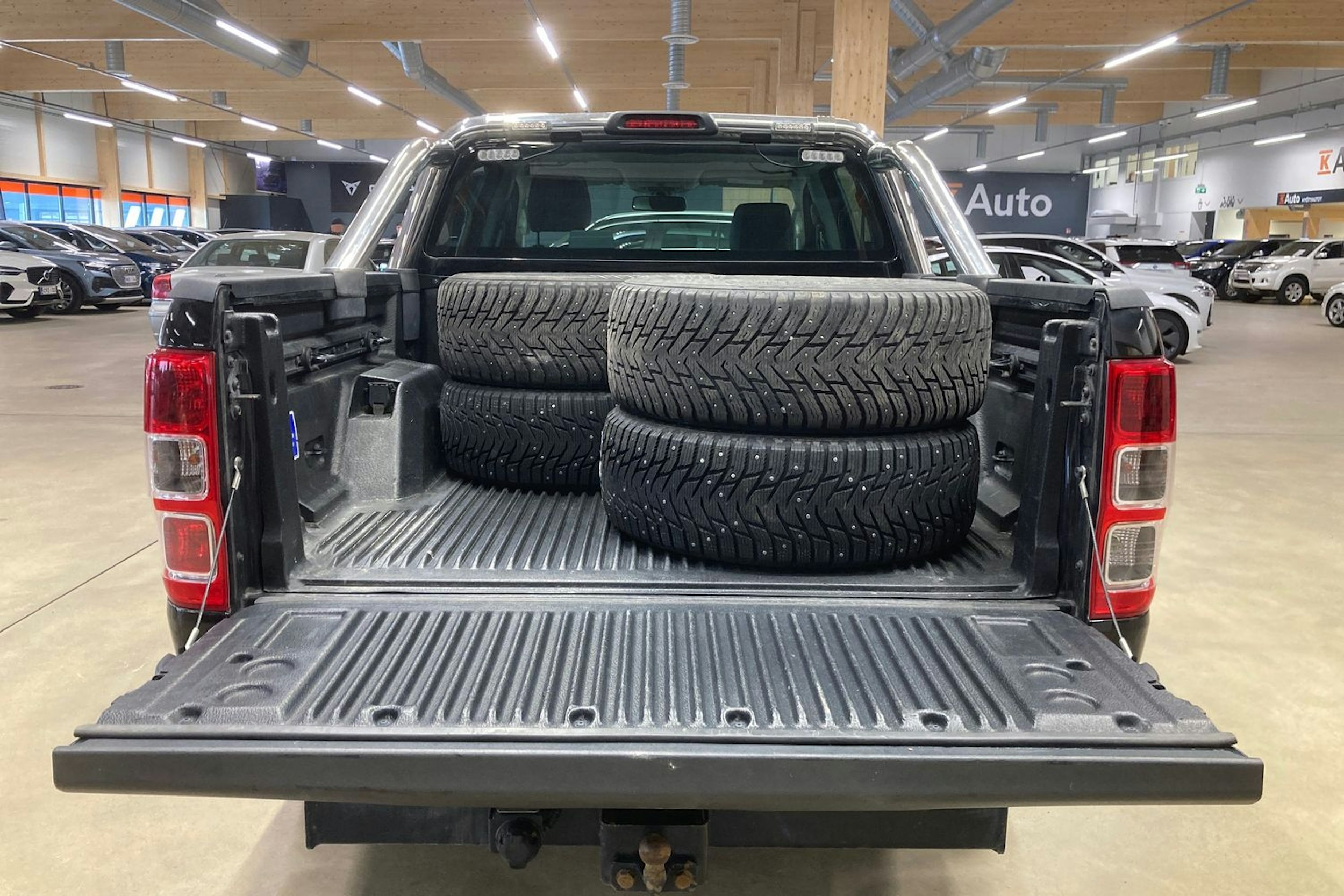 musta Ford Ranger 2018 kuva 13.