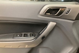 musta Ford Ranger 2018 kuva 17.