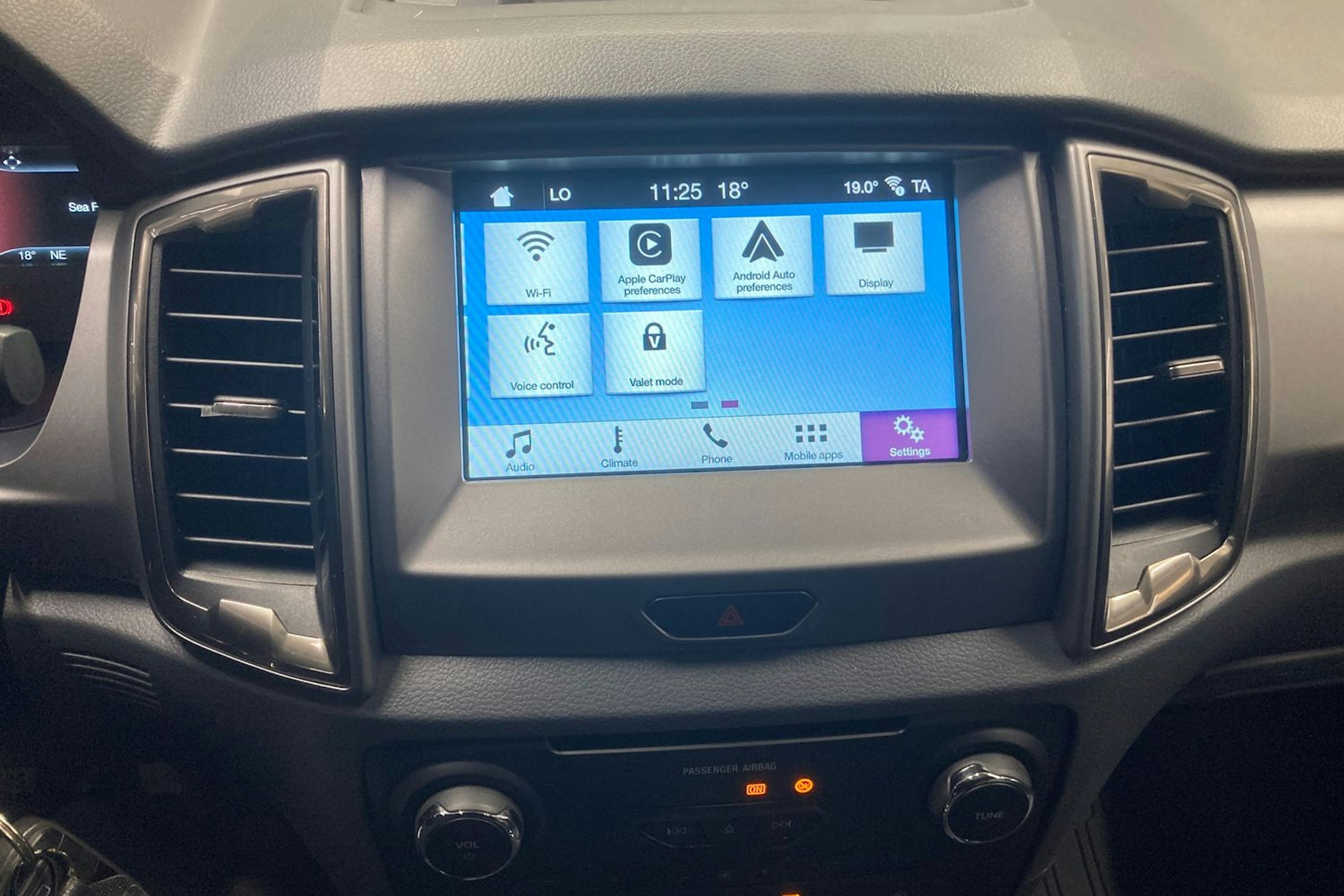 musta Ford Ranger 2018 kuva 24.