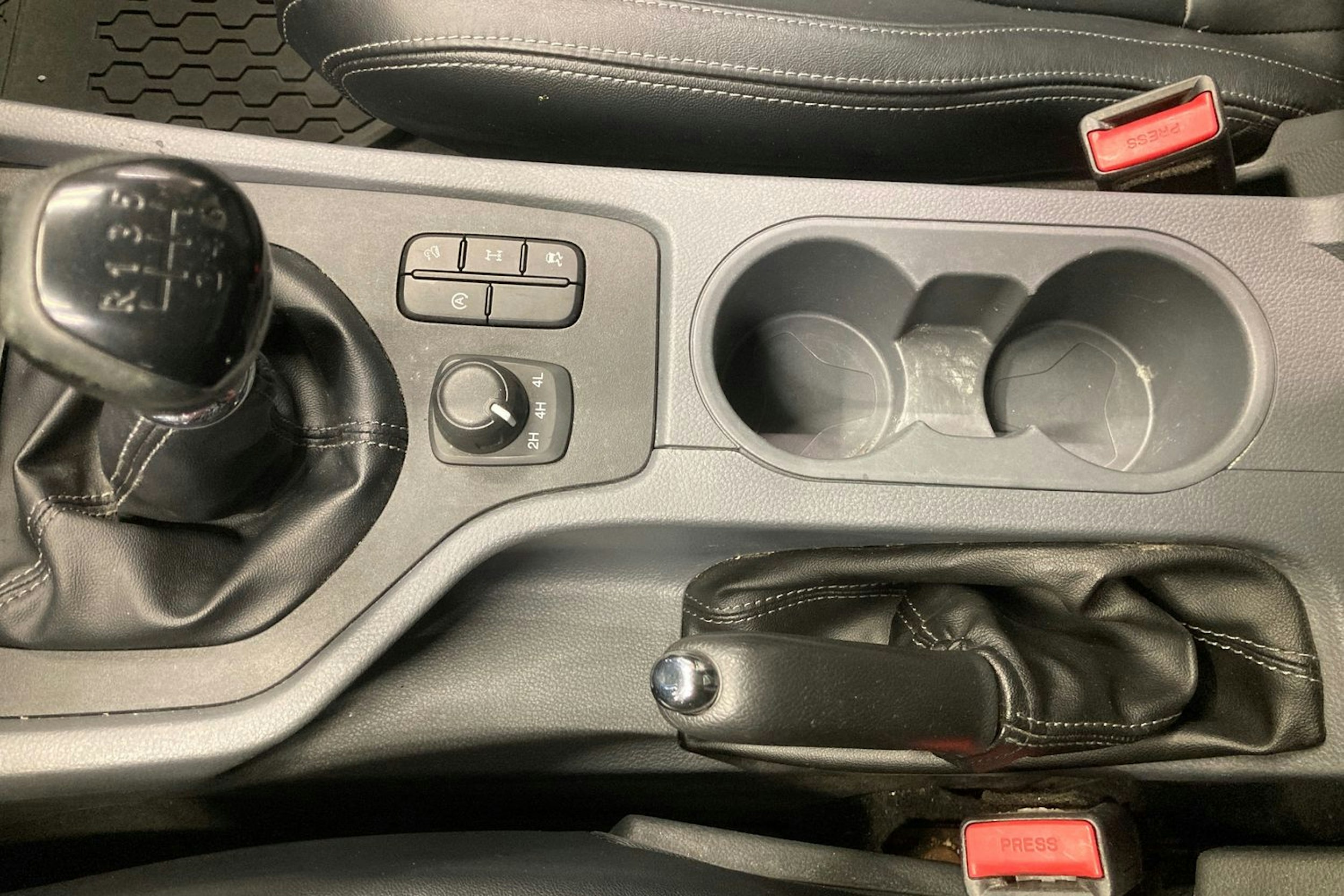 musta Ford Ranger 2018 kuva 26.