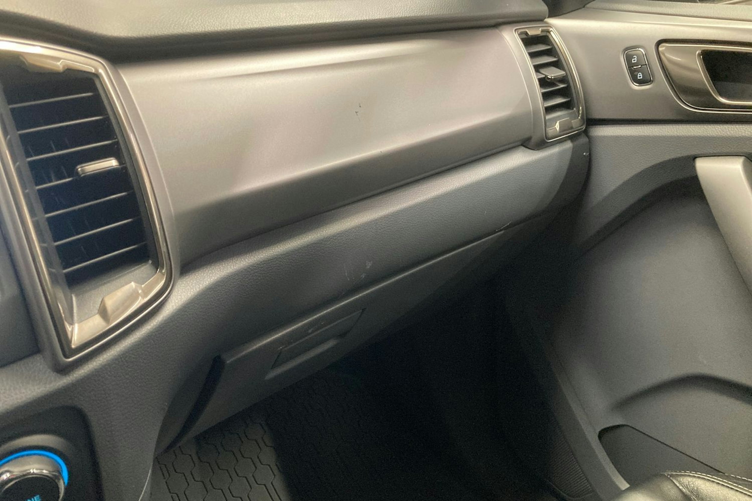 musta Ford Ranger 2018 kuva 27.