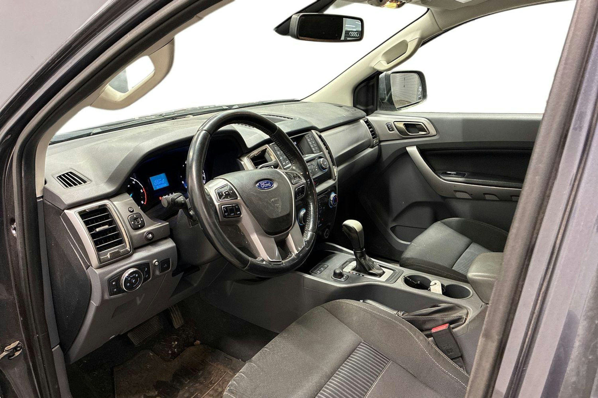 harmaa Ford Ranger 2018 kuva 3.