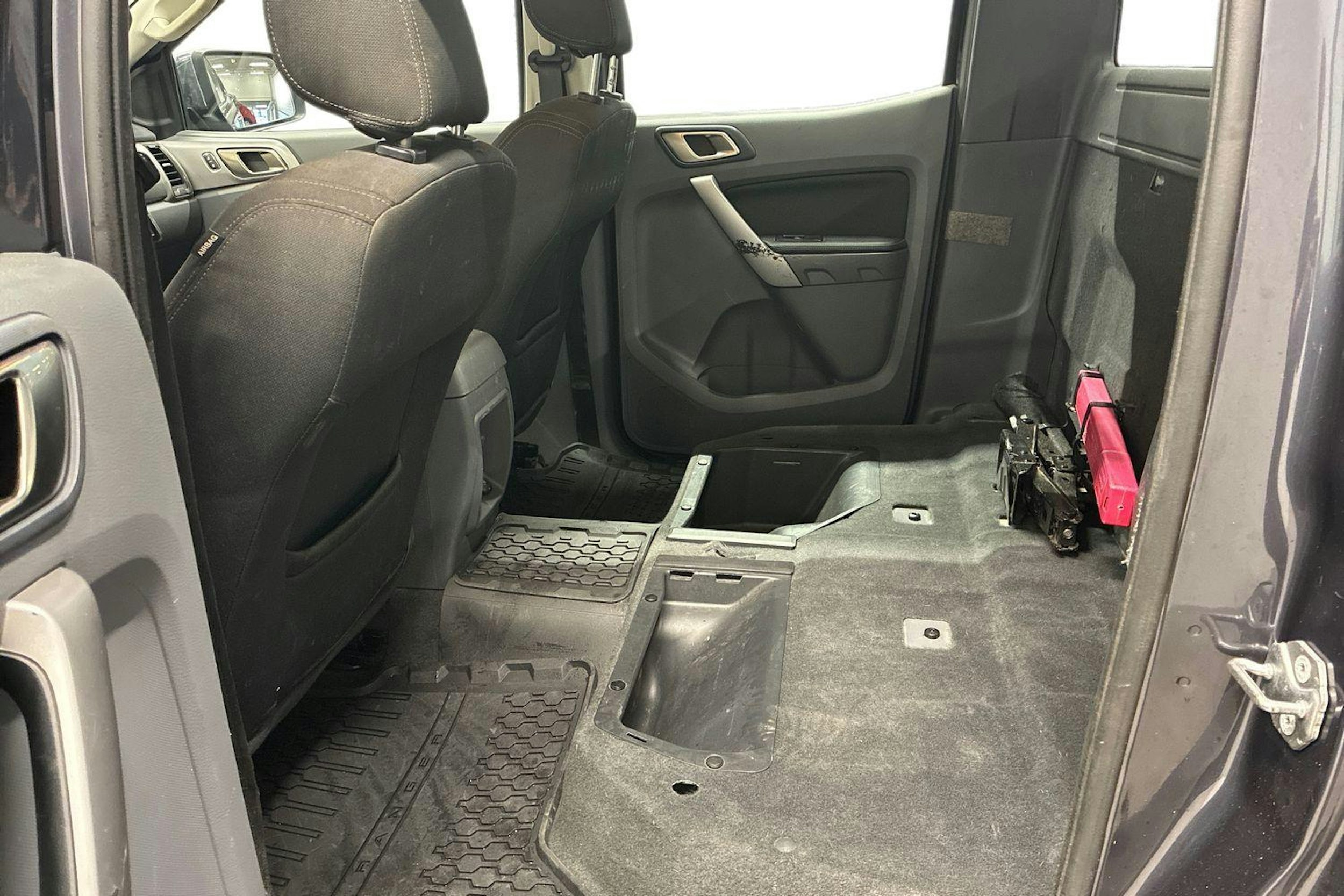 harmaa Ford Ranger 2018 kuva 8.