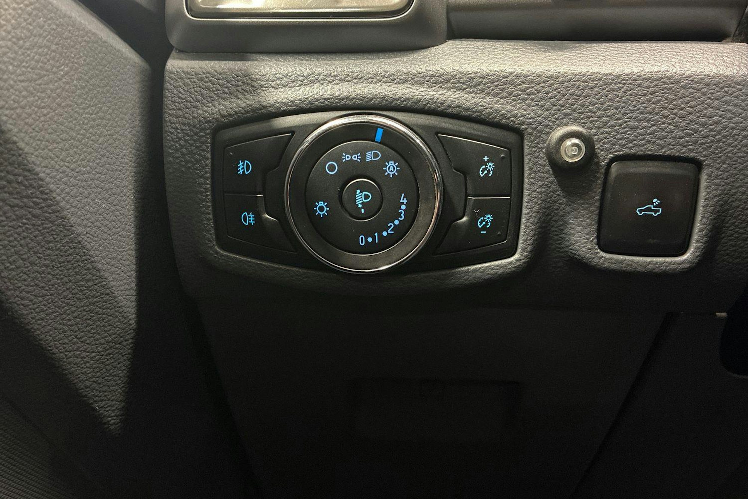 harmaa Ford Ranger 2018 kuva 11.