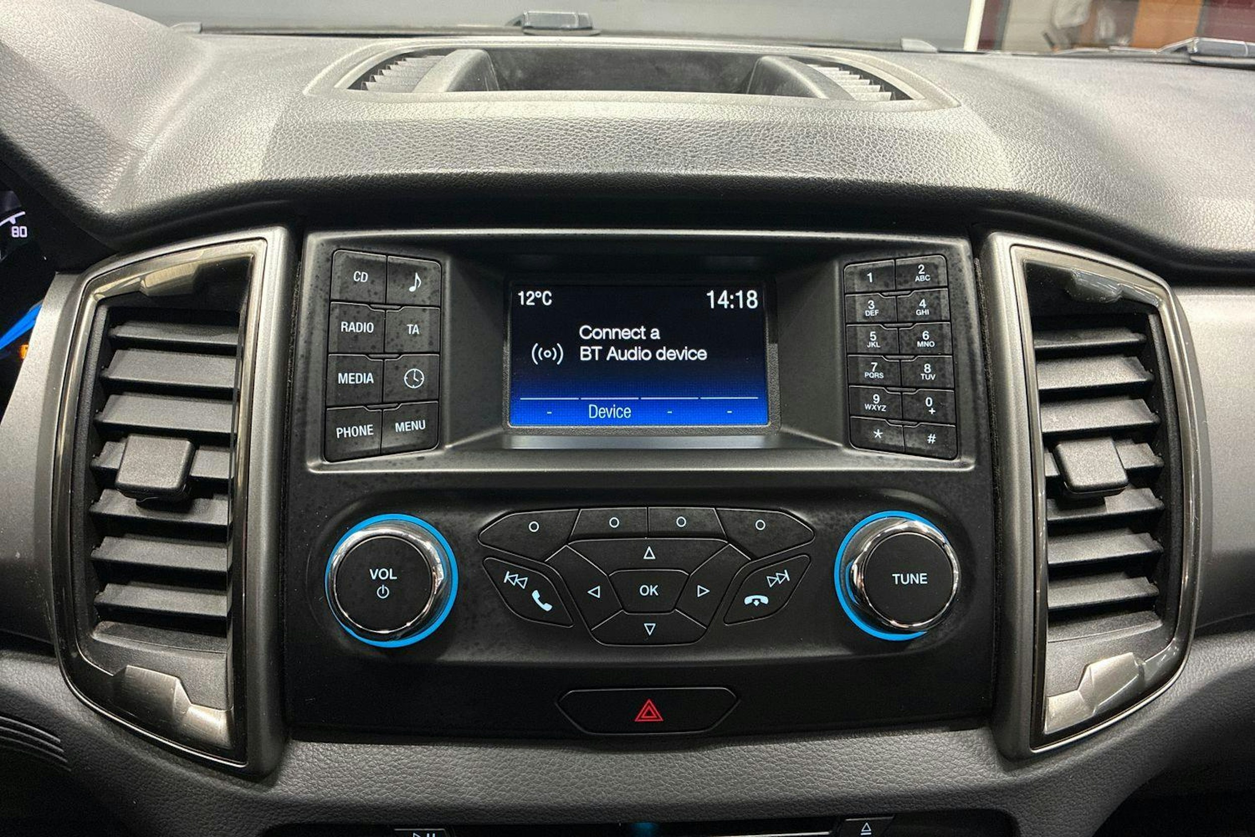 harmaa Ford Ranger 2018 kuva 13.