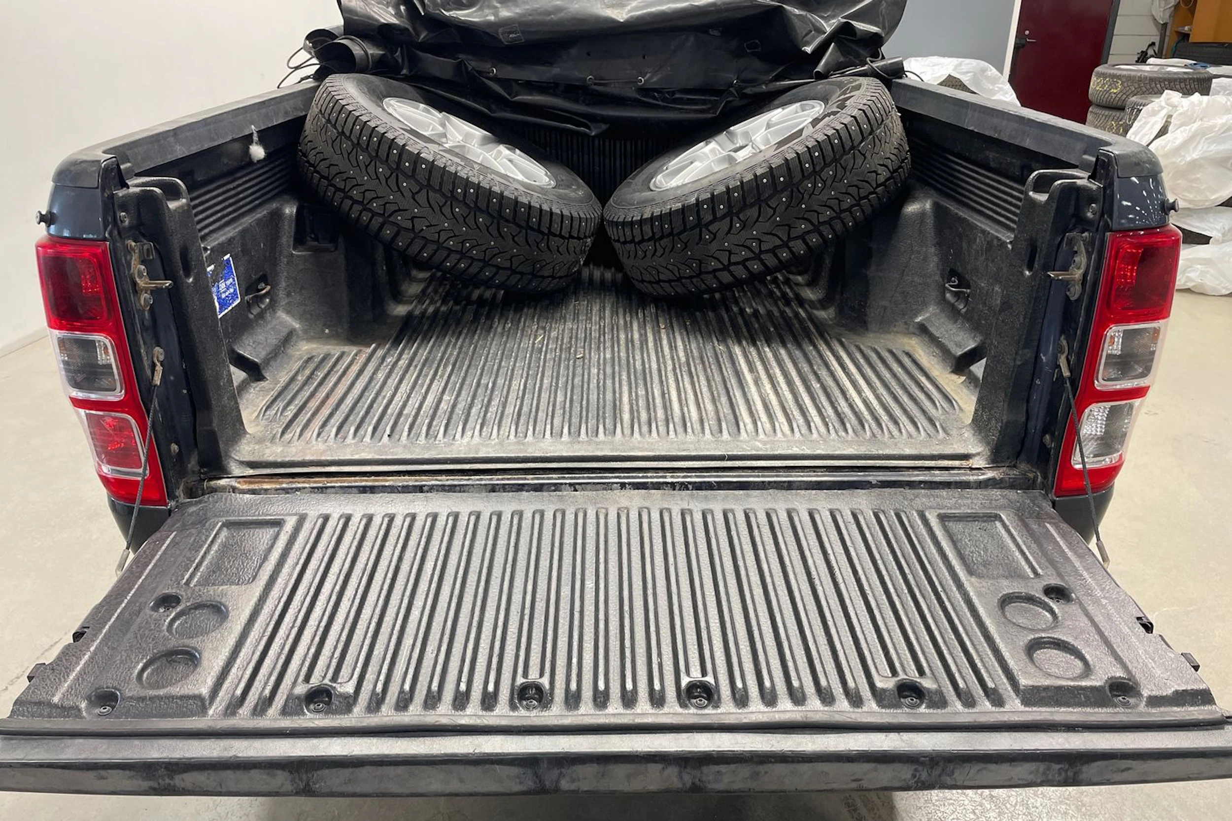 harmaa Ford Ranger 2018 kuva 24.