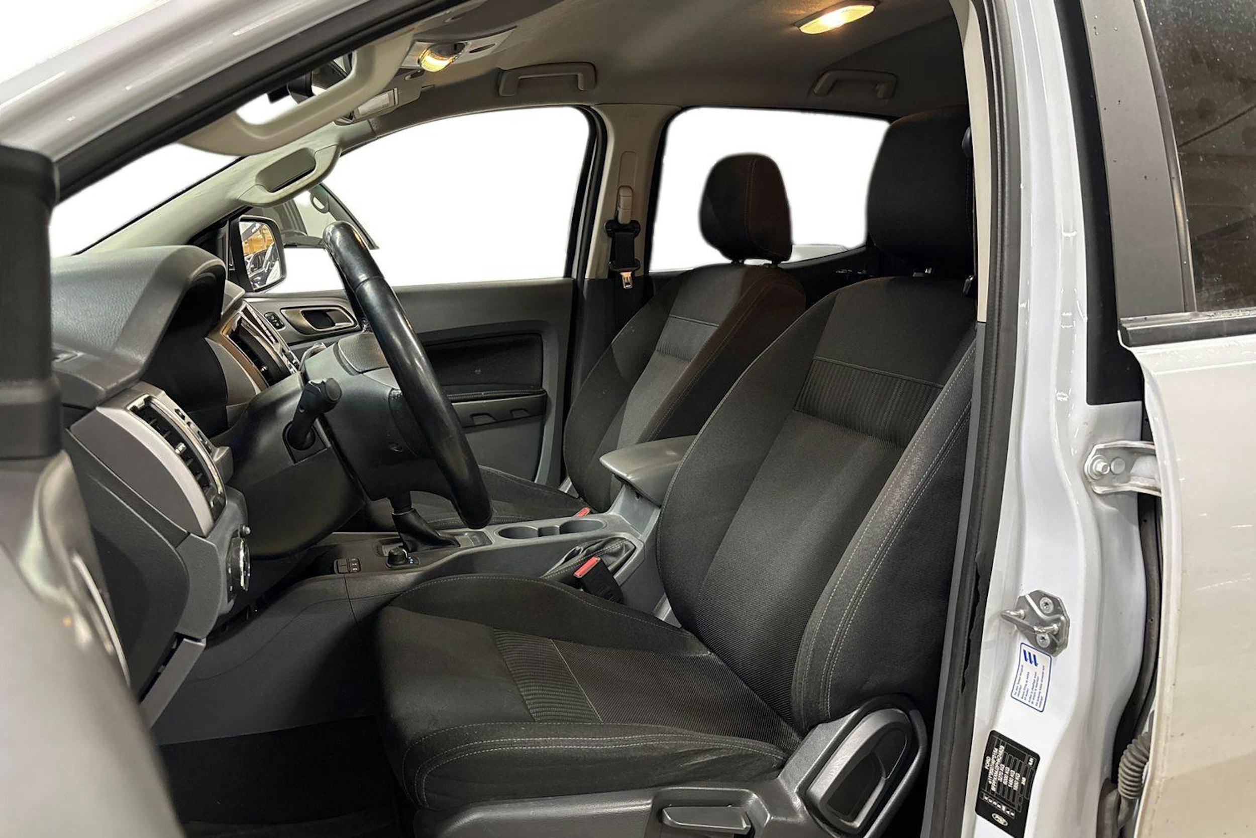 met. valkoinen Ford Ranger 2018 kuva 3.