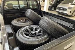 musta Ford Ranger 2018 kuva 16.
