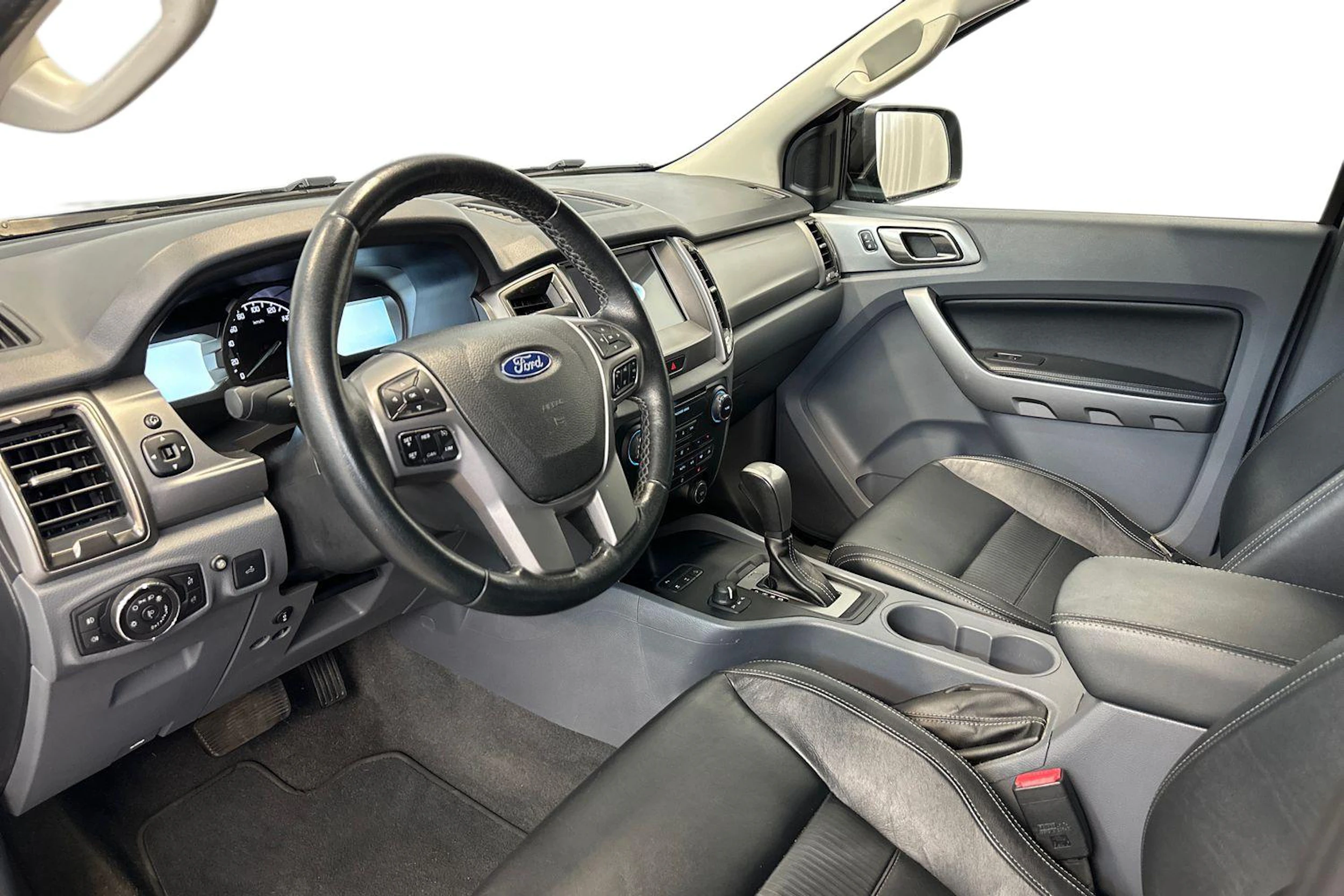 musta Ford Ranger 2018 kuva 8.