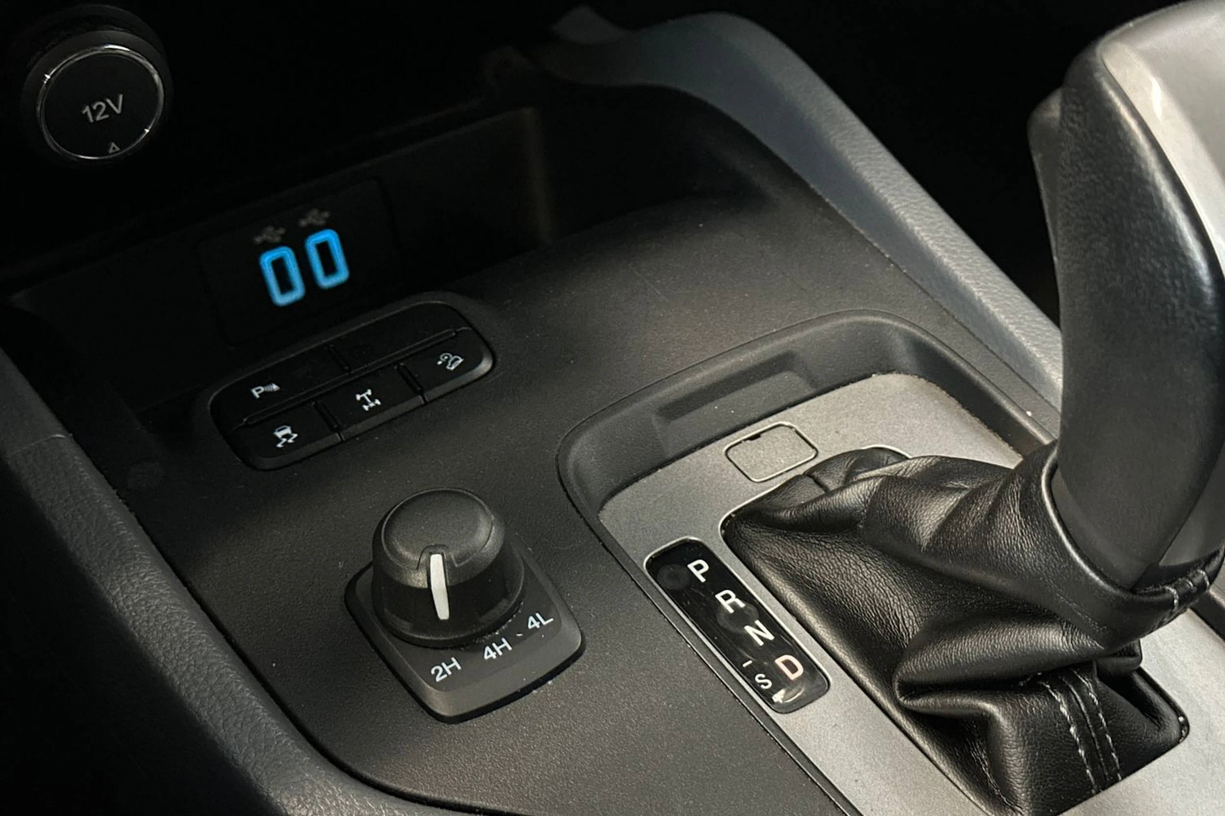 musta Ford Ranger 2018 kuva 21.