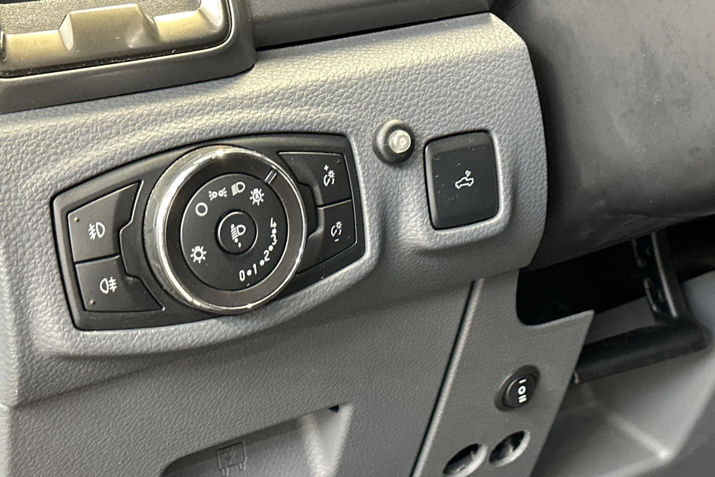 musta Ford Ranger 2018 kuva 22.