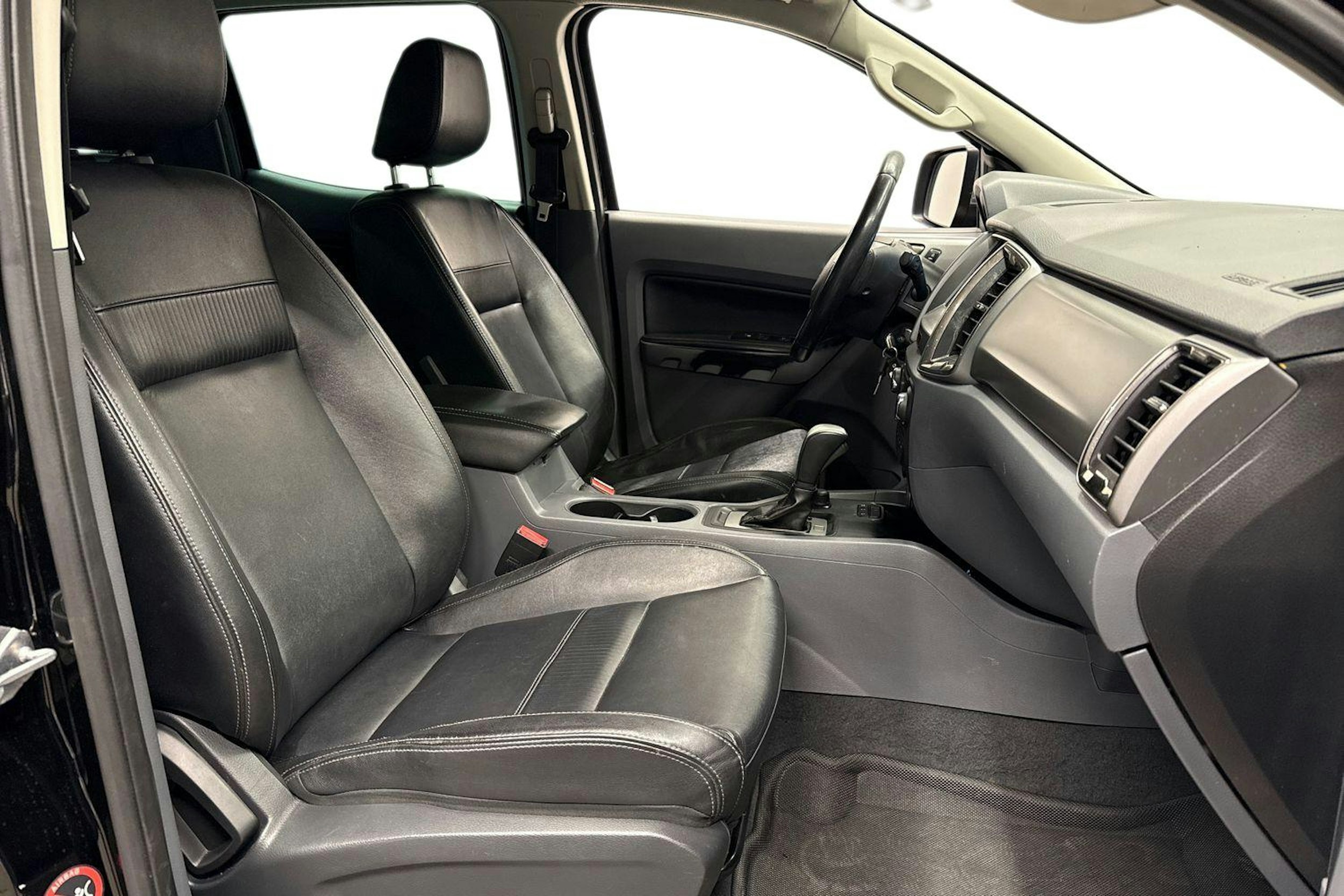 musta Ford Ranger 2019 kuva 11.