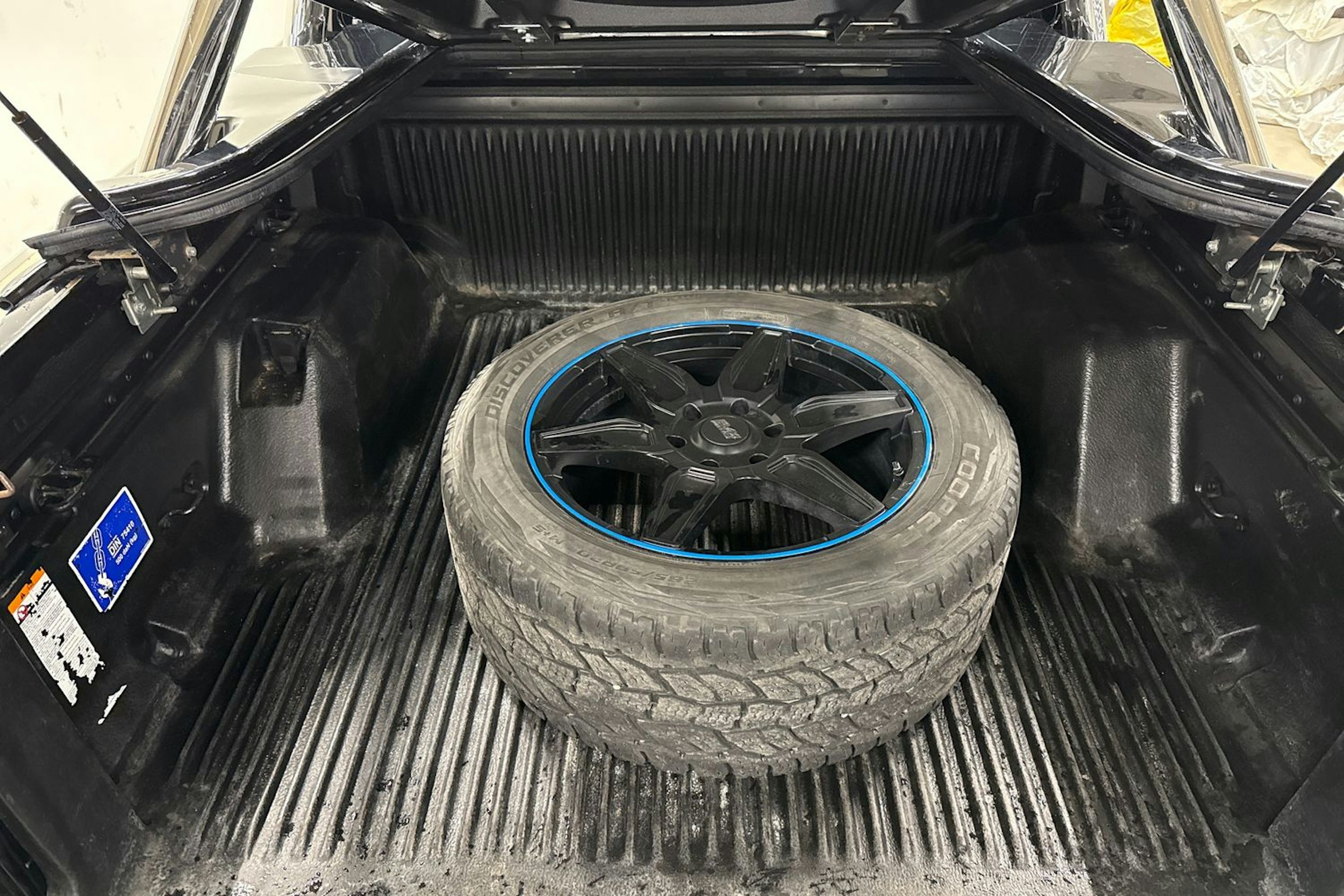 musta Ford Ranger 2019 kuva 16.