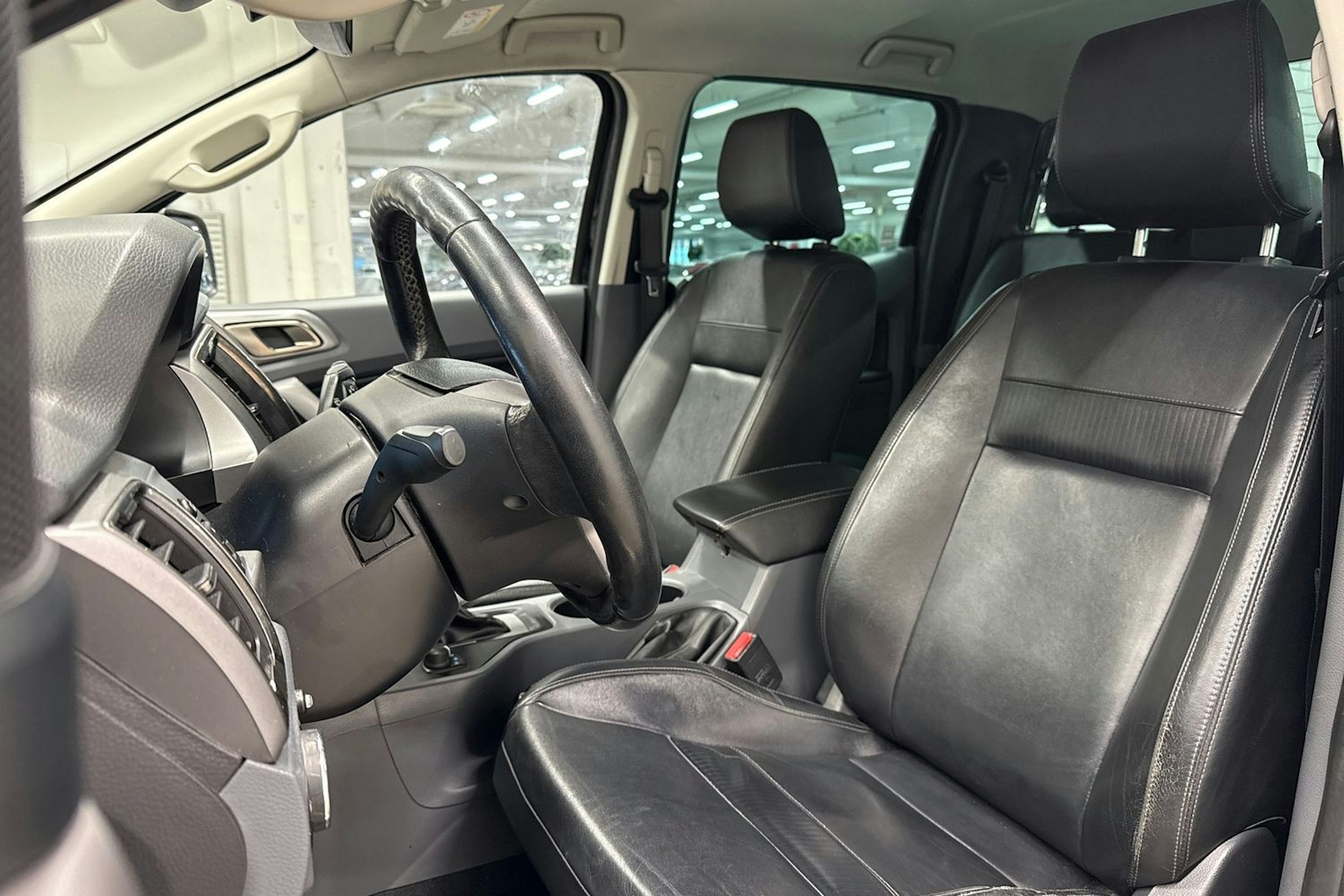 musta Ford Ranger 2019 kuva 18.