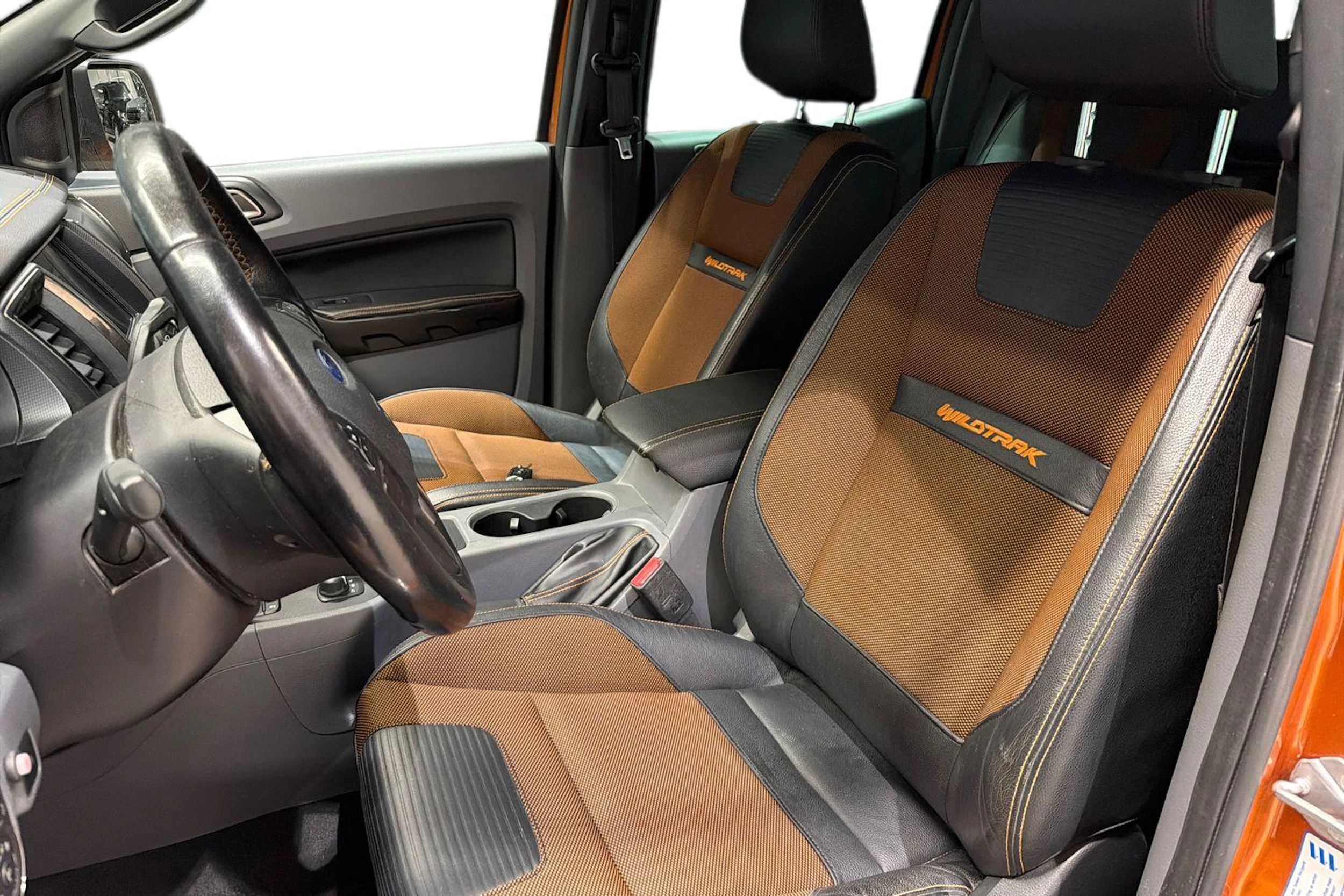 Oranssi Ford RANGER 2019 kuva 11.