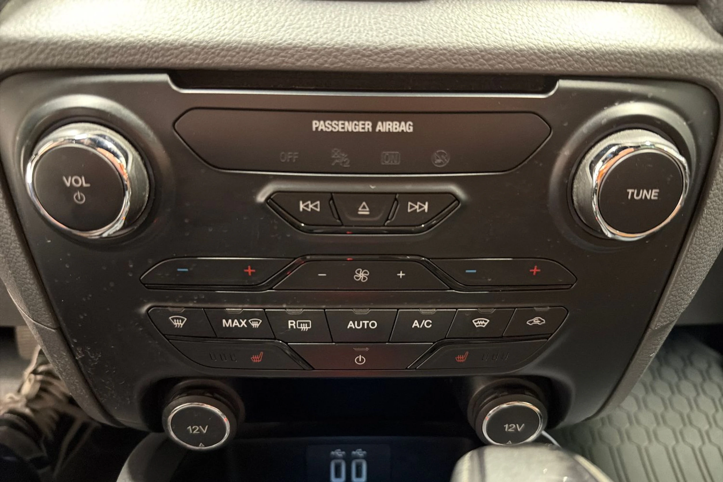 Oranssi Ford RANGER 2019 kuva 20.