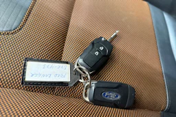 Oranssi Ford RANGER 2019 kuva 22.