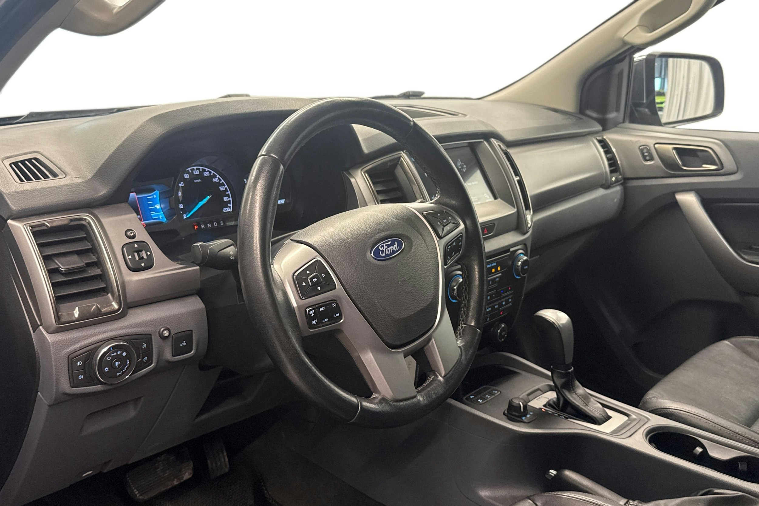 met. musta Ford Ranger 2019 kuva 7.