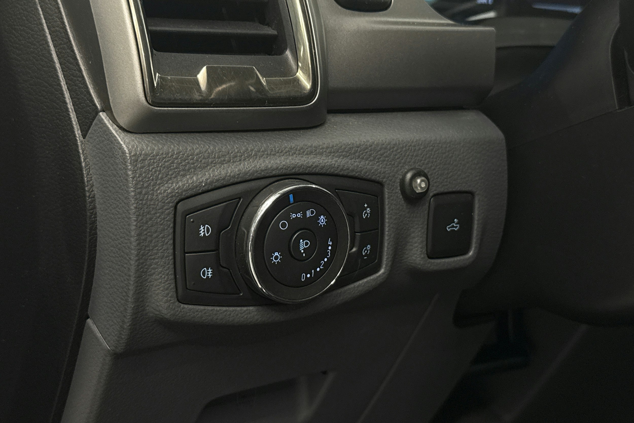 met. musta Ford Ranger 2019 kuva 24.