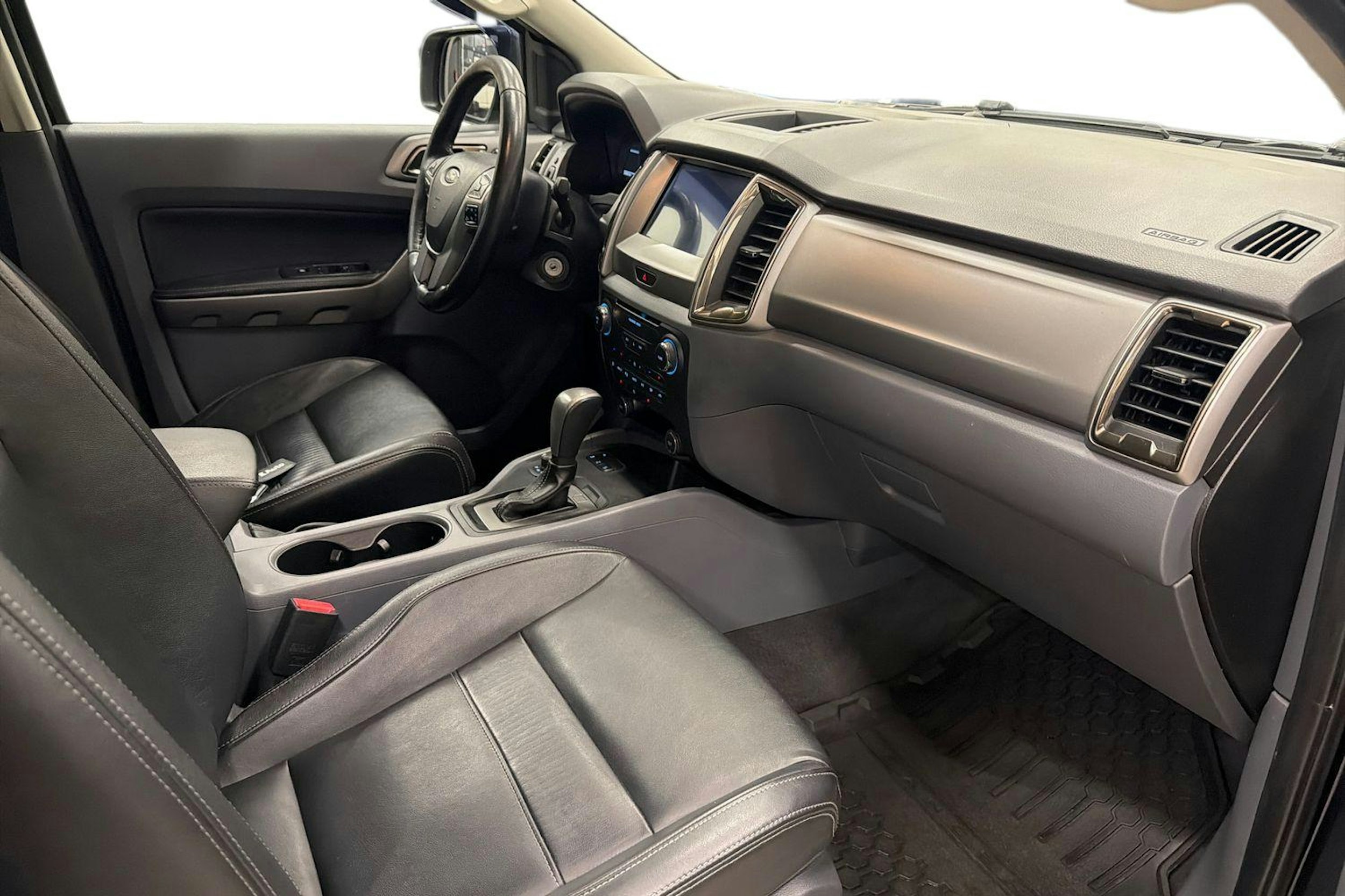 musta Ford Ranger 2019 kuva 11.