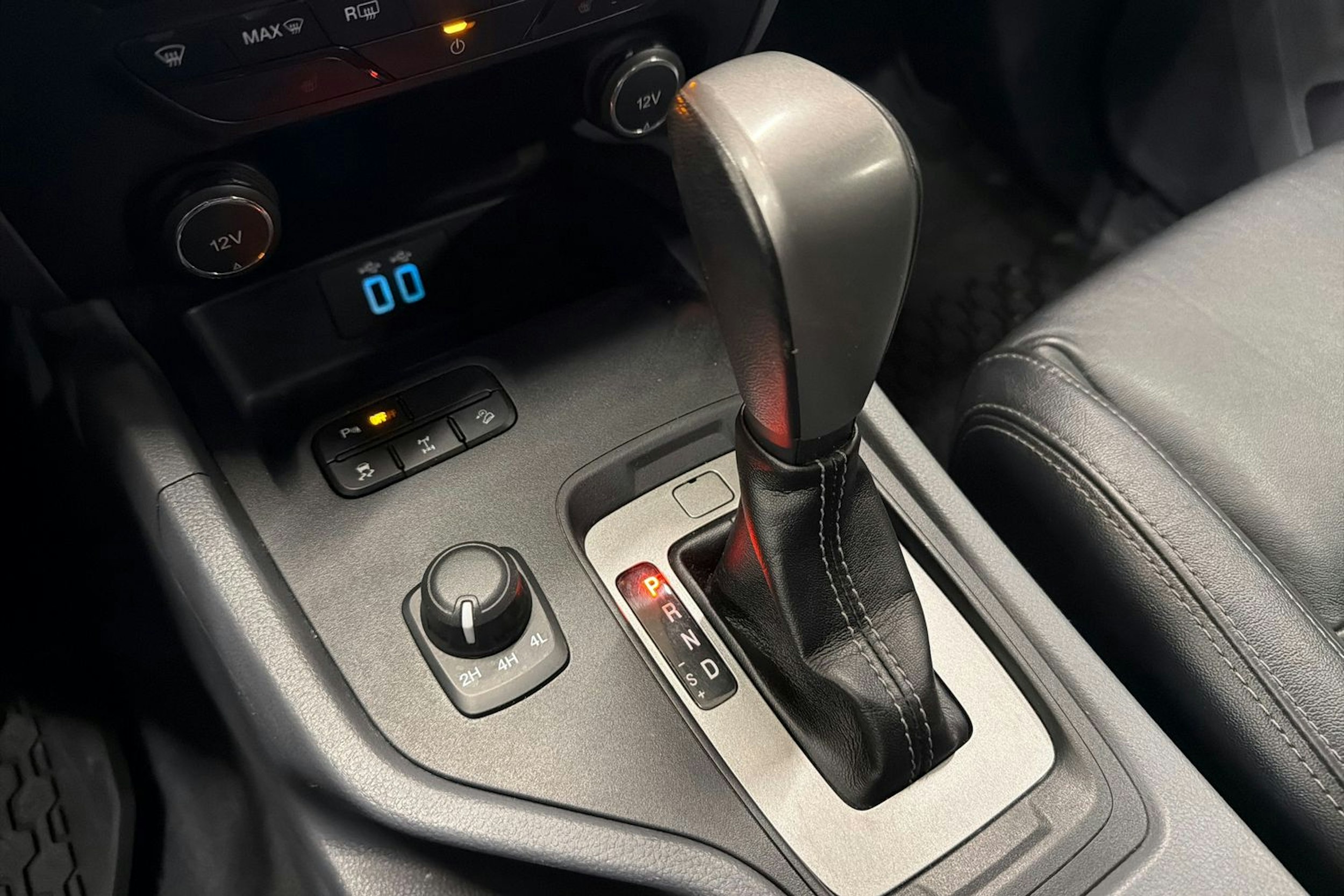 musta Ford Ranger 2019 kuva 18.