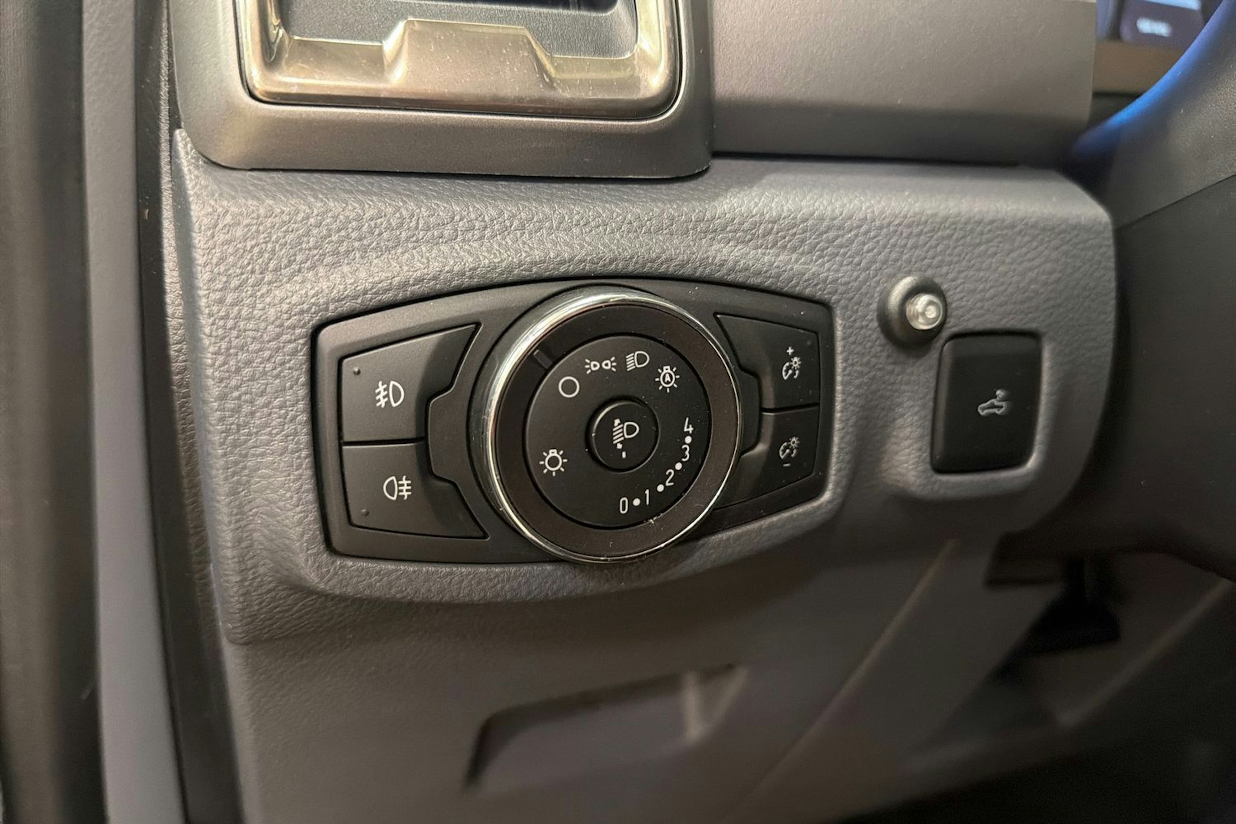 musta Ford Ranger 2019 kuva 21.