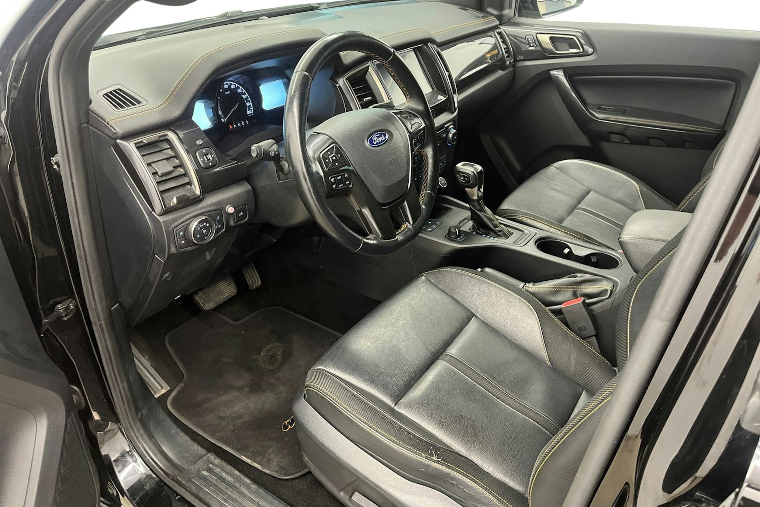 musta Ford Ranger 2019 kuva 7.