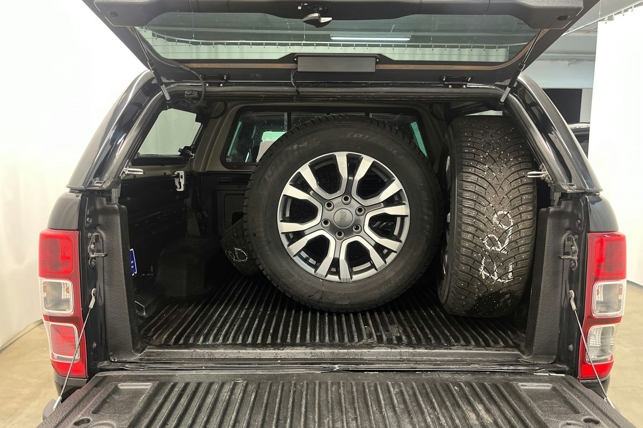 musta Ford Ranger 2019 kuva 14.