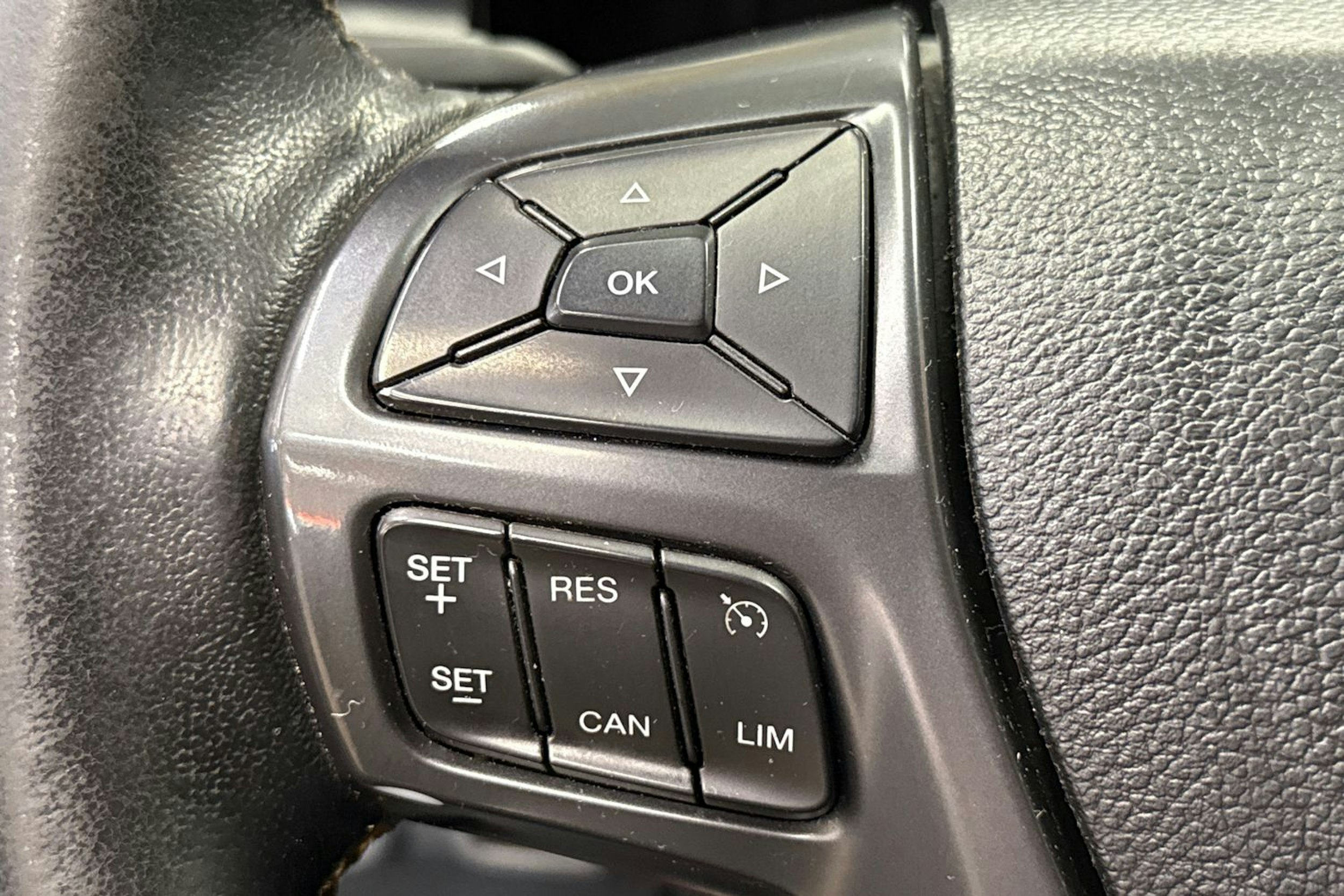 harmaa Ford Ranger 2019 kuva 15.