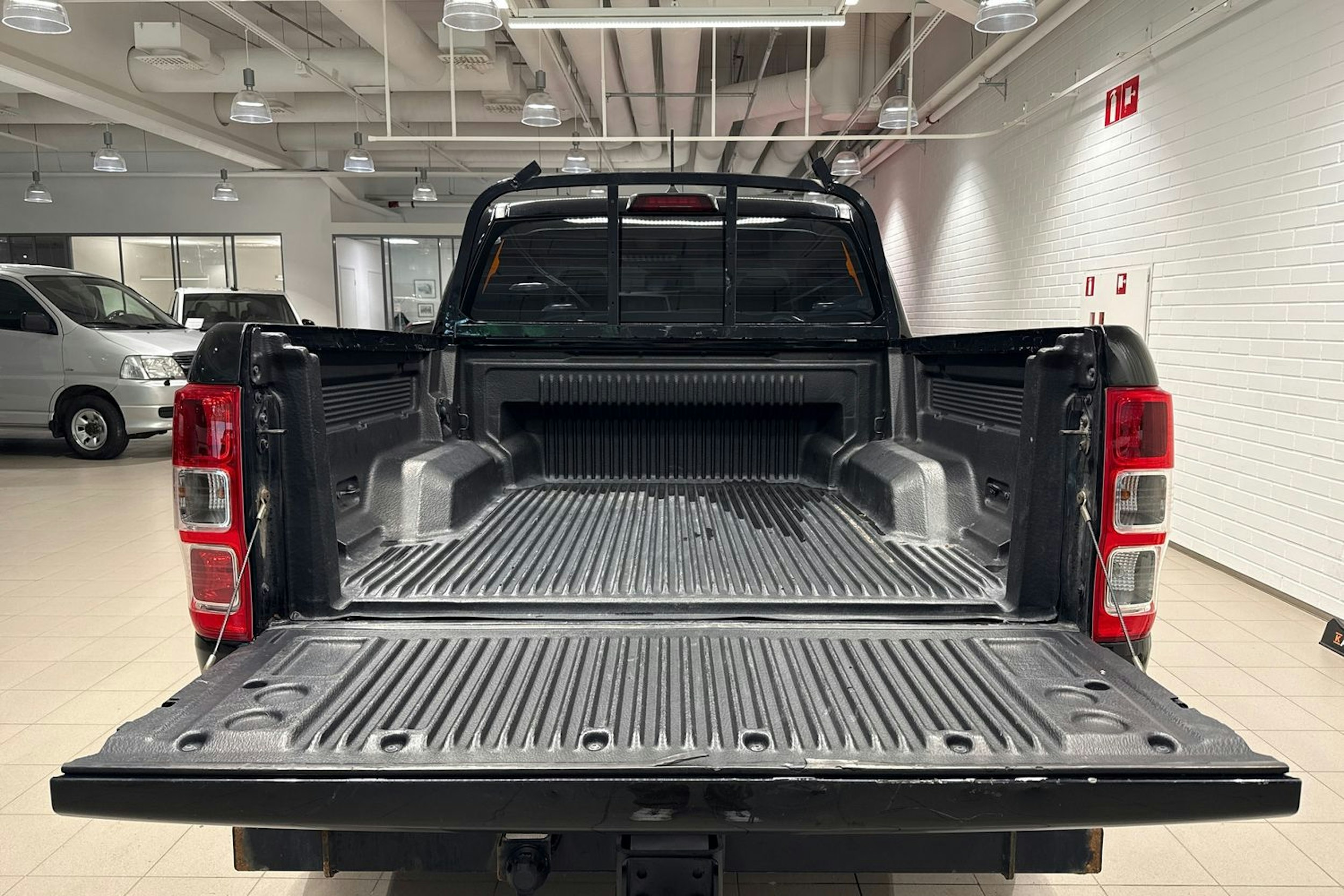 musta Ford Ranger 2019 kuva 13.