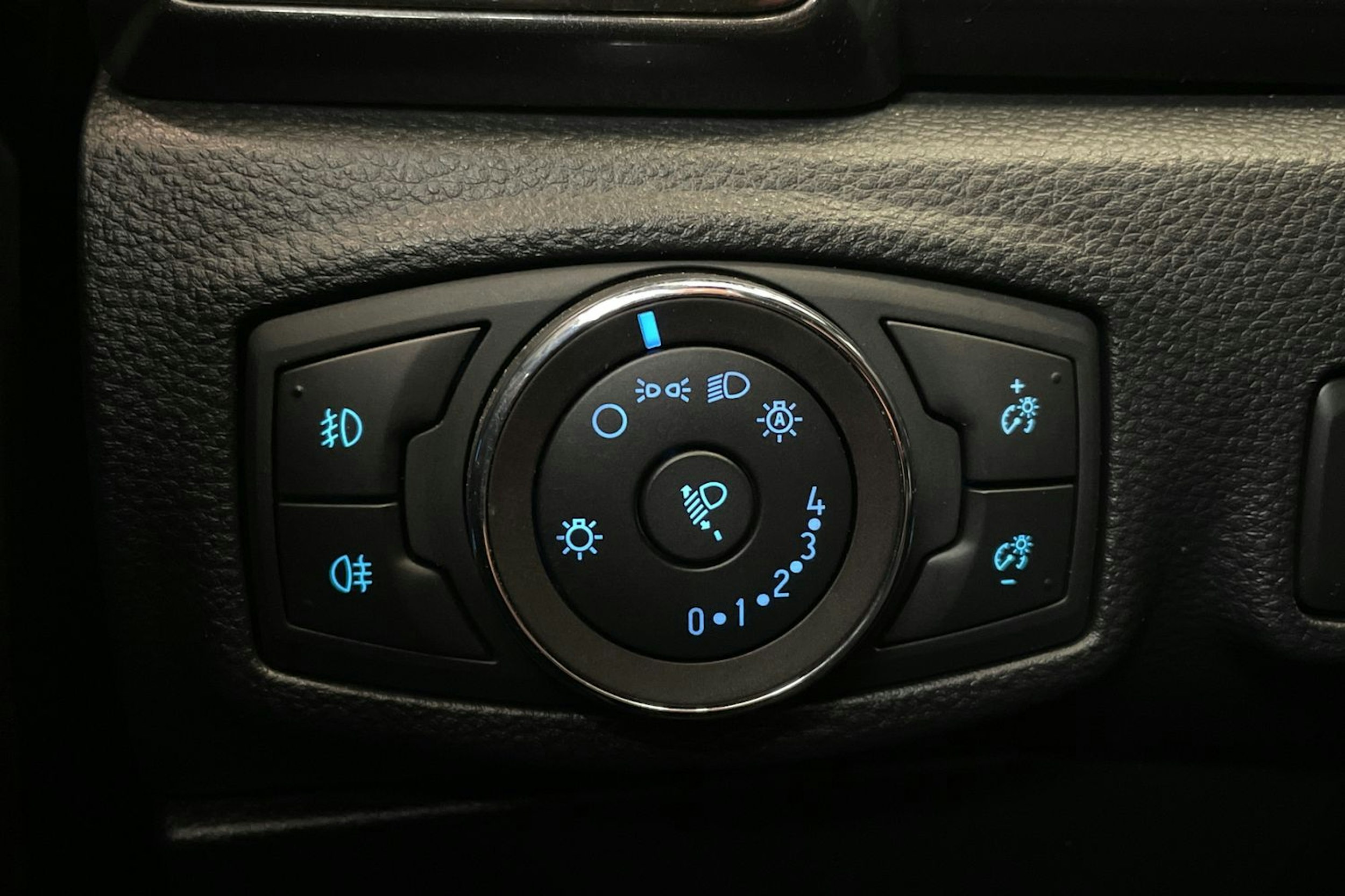 musta Ford Ranger 2019 kuva 24.