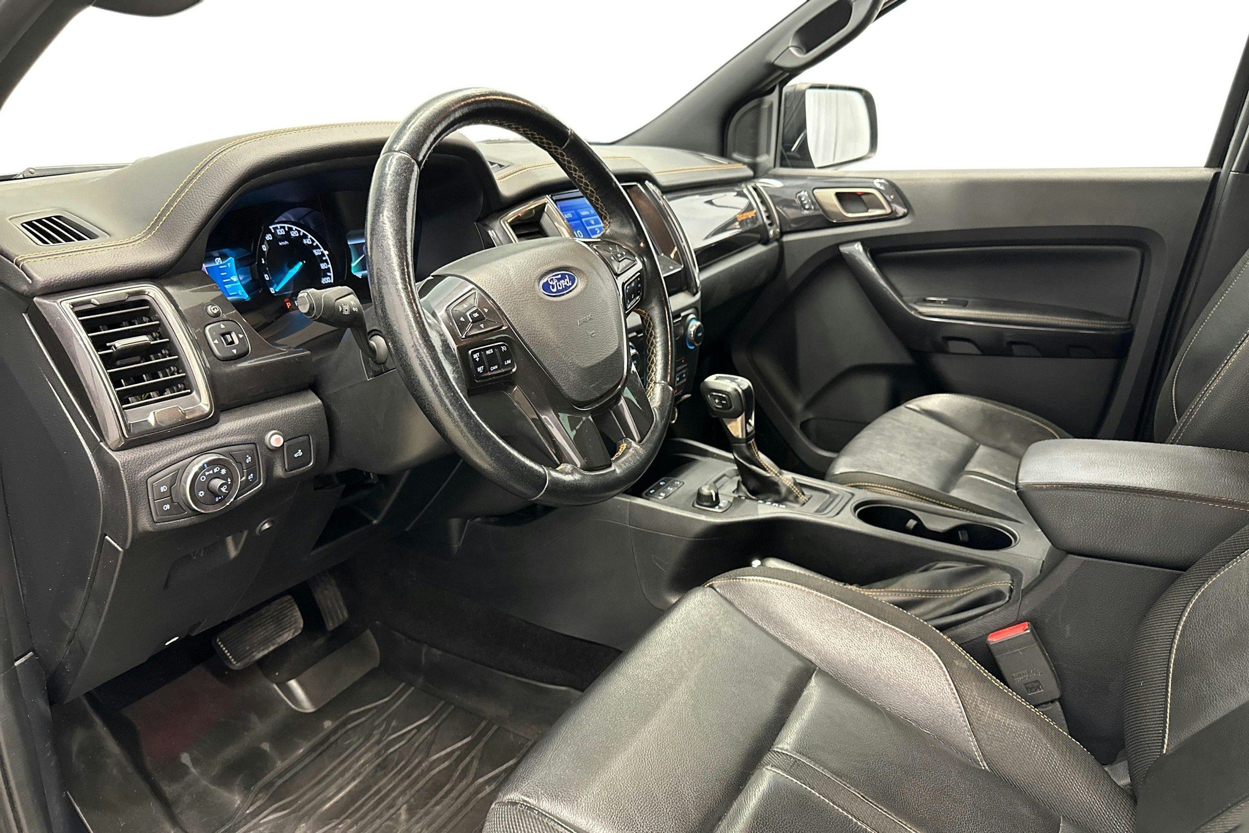 musta Ford Ranger 2019 kuva 6.