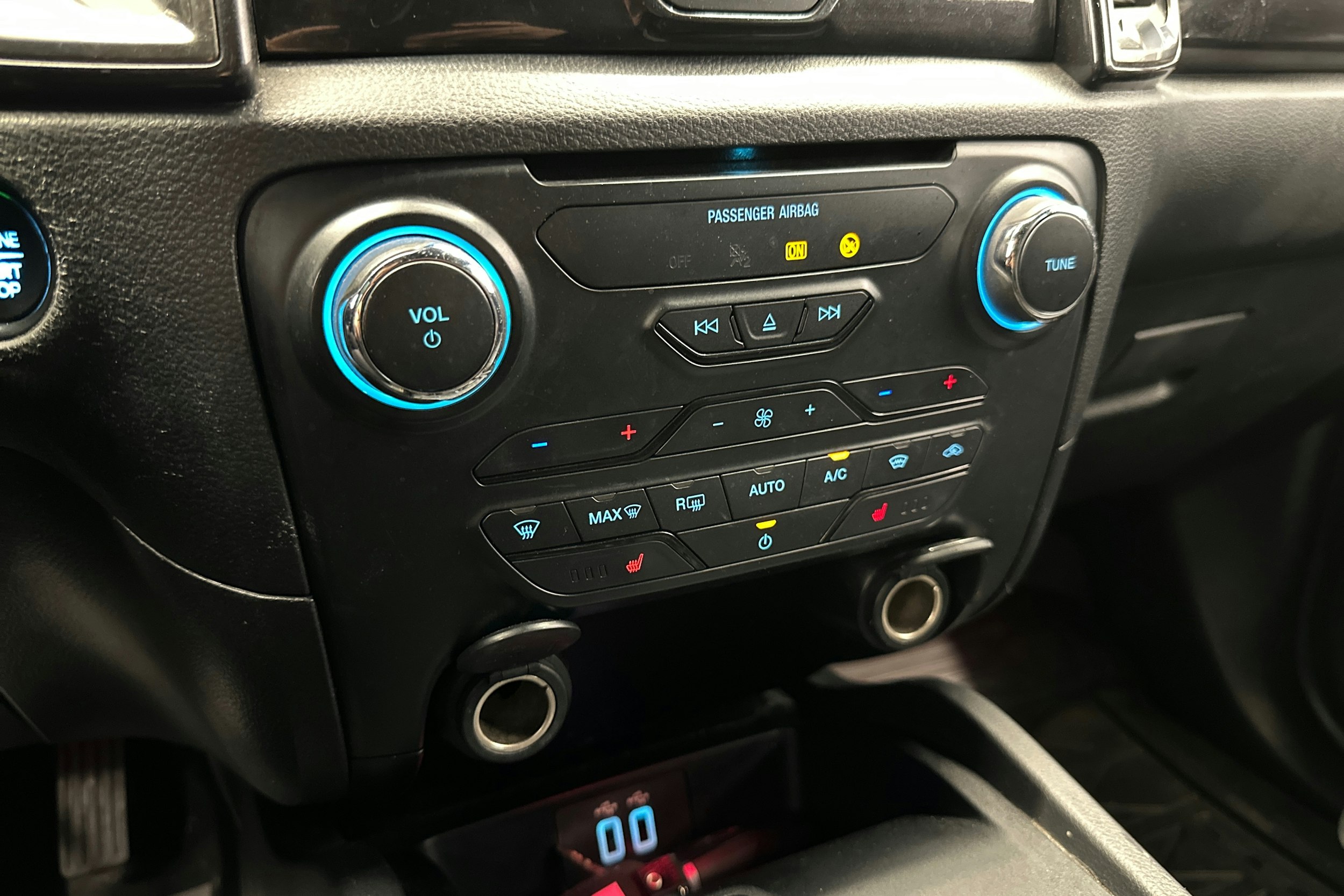 musta Ford Ranger 2019 kuva 16.