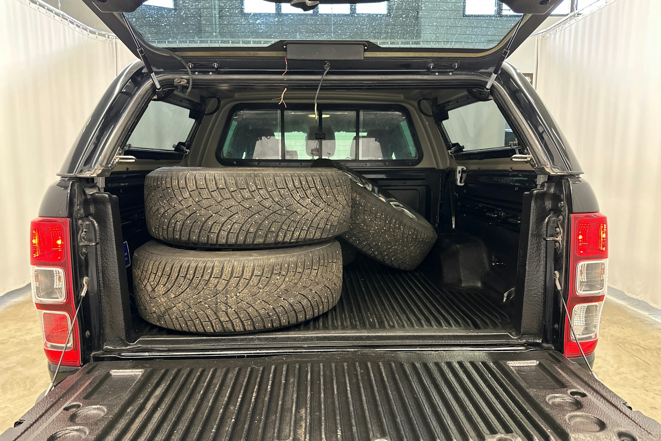 musta Ford Ranger 2019 kuva 20.