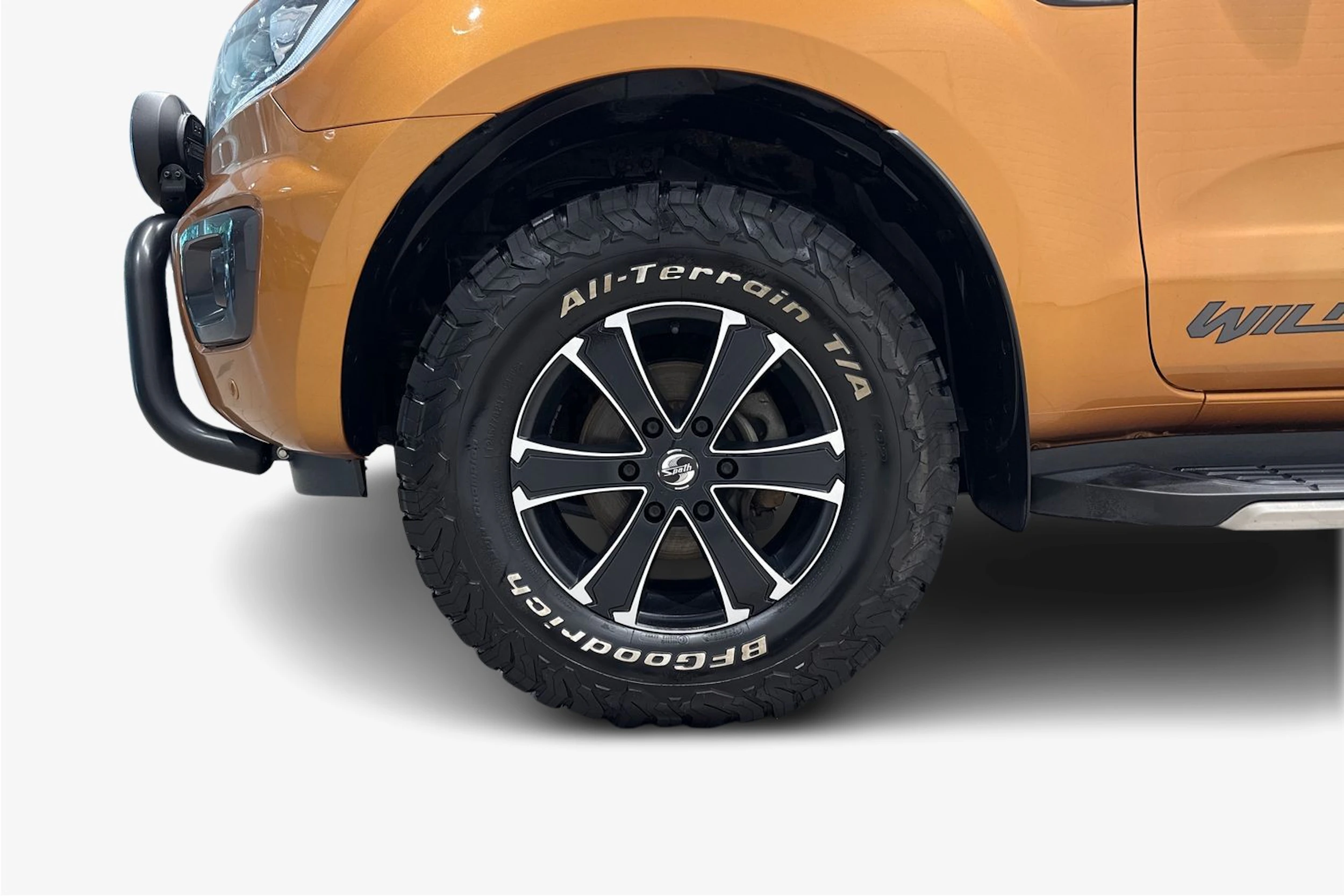 oranssi Ford Ranger 2019 kuva 12.