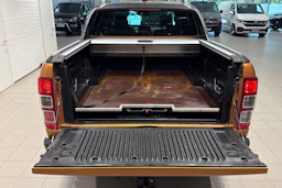 oranssi Ford Ranger 2019 kuva 17.