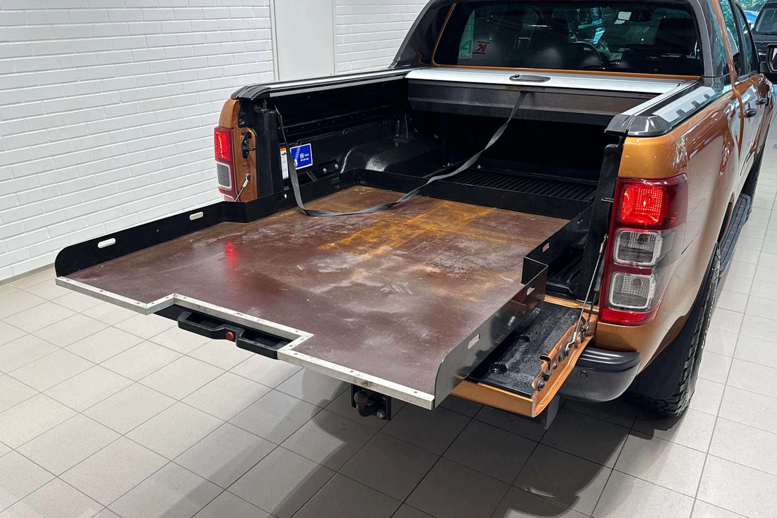 oranssi Ford Ranger 2019 kuva 18.