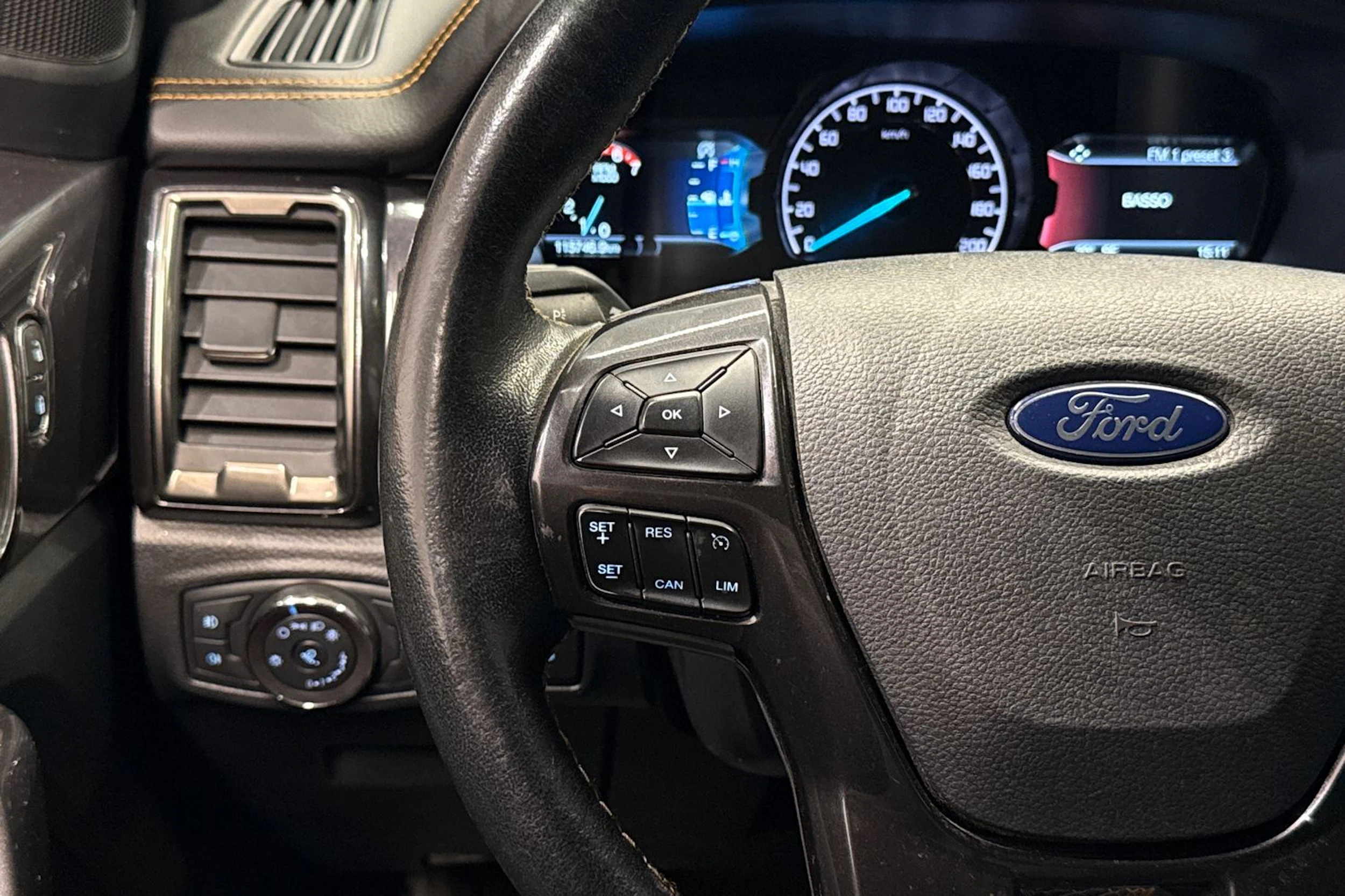oranssi Ford Ranger 2019 kuva 20.
