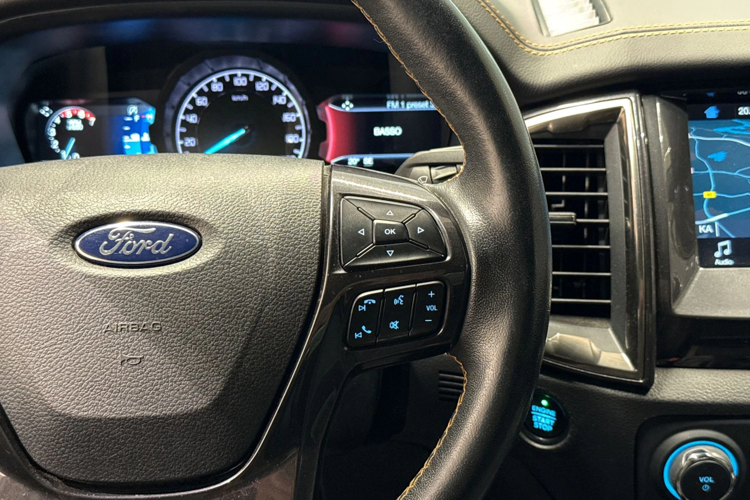 oranssi Ford Ranger 2019 kuva 21.