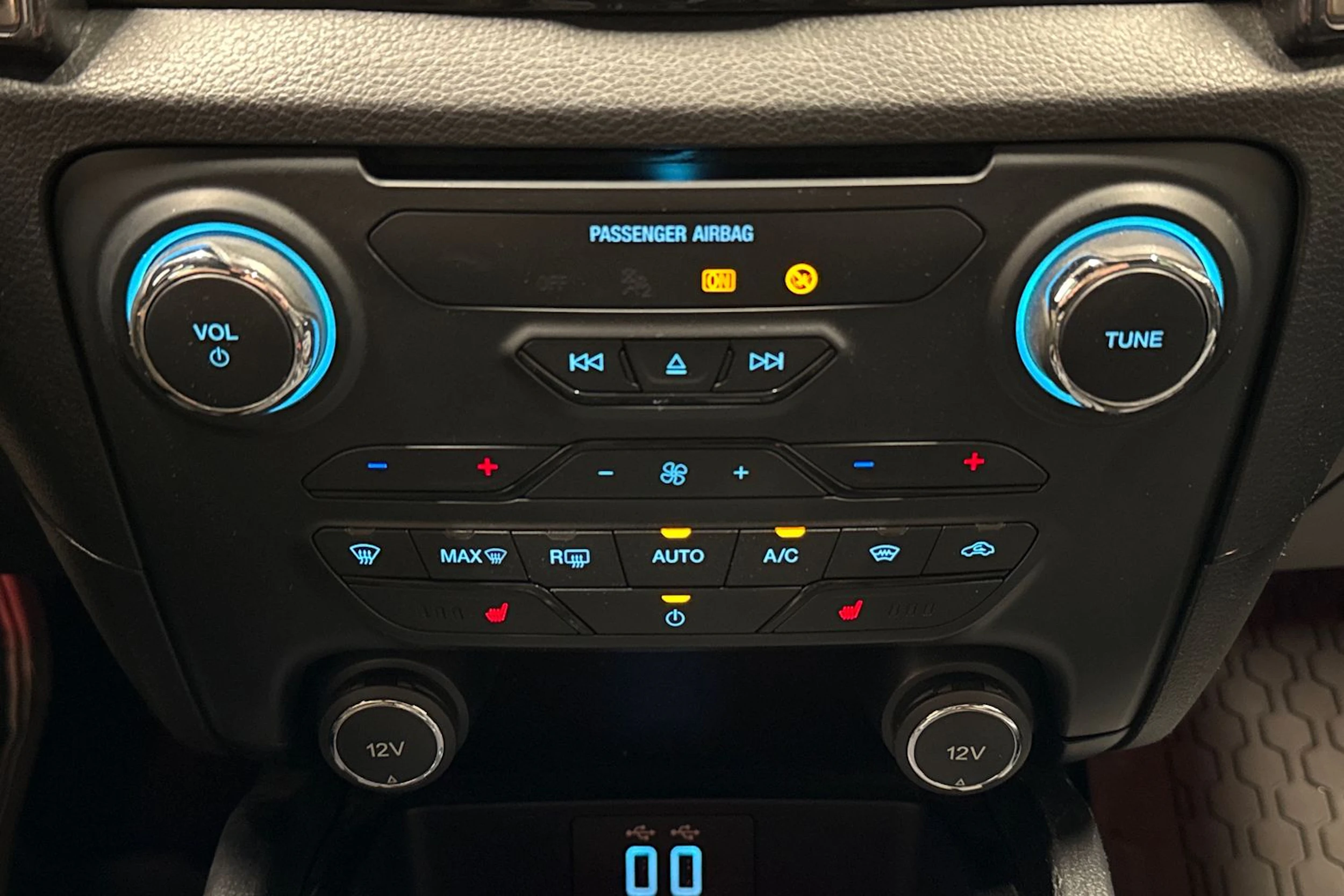 oranssi Ford Ranger 2019 kuva 25.