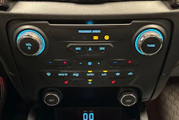 oranssi Ford Ranger 2019 kuva 25.