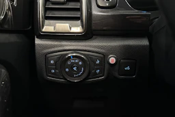 oranssi Ford Ranger 2019 kuva 27.