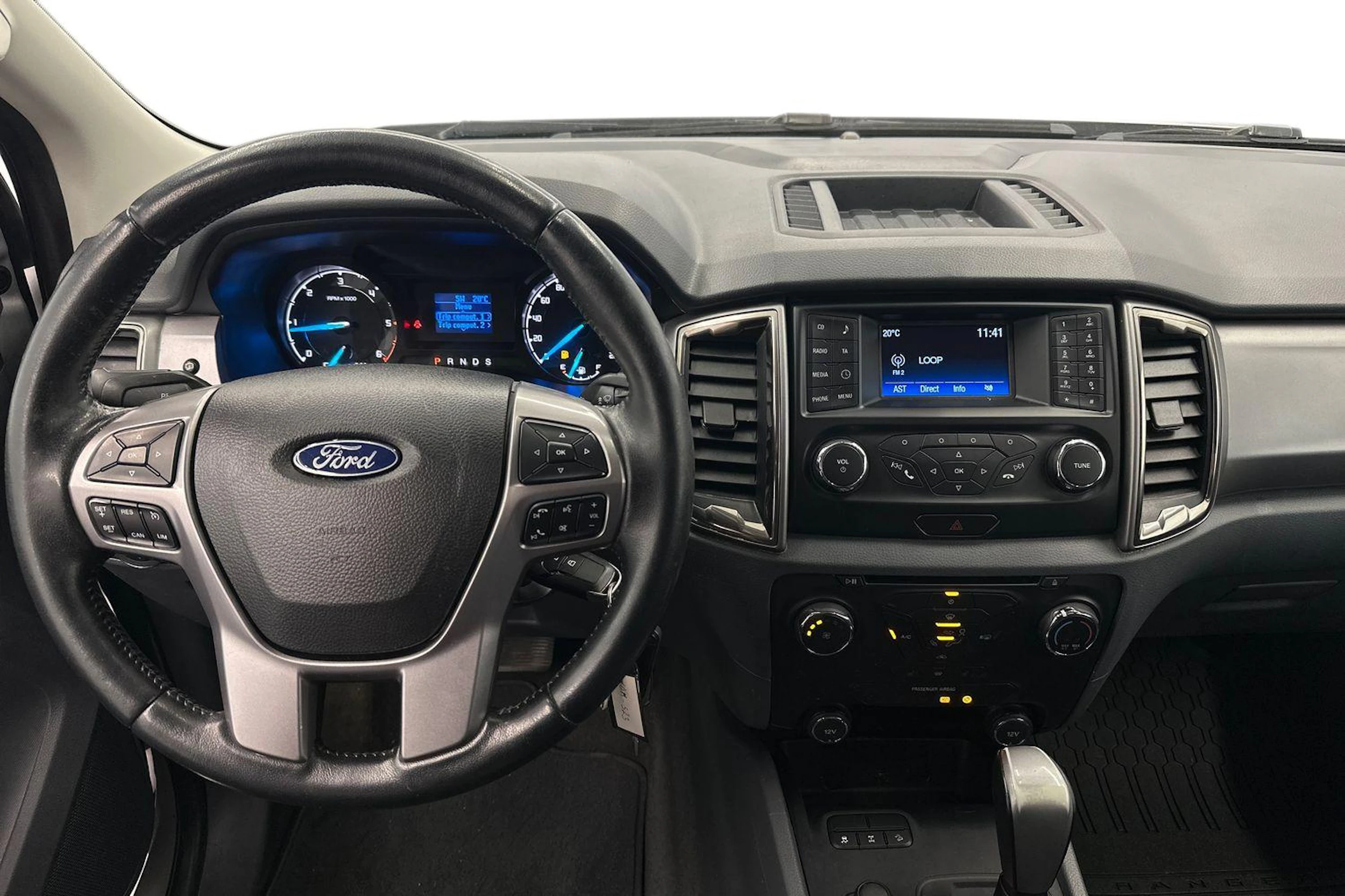 Harmaa Ford RANGER 2019 kuva 7.